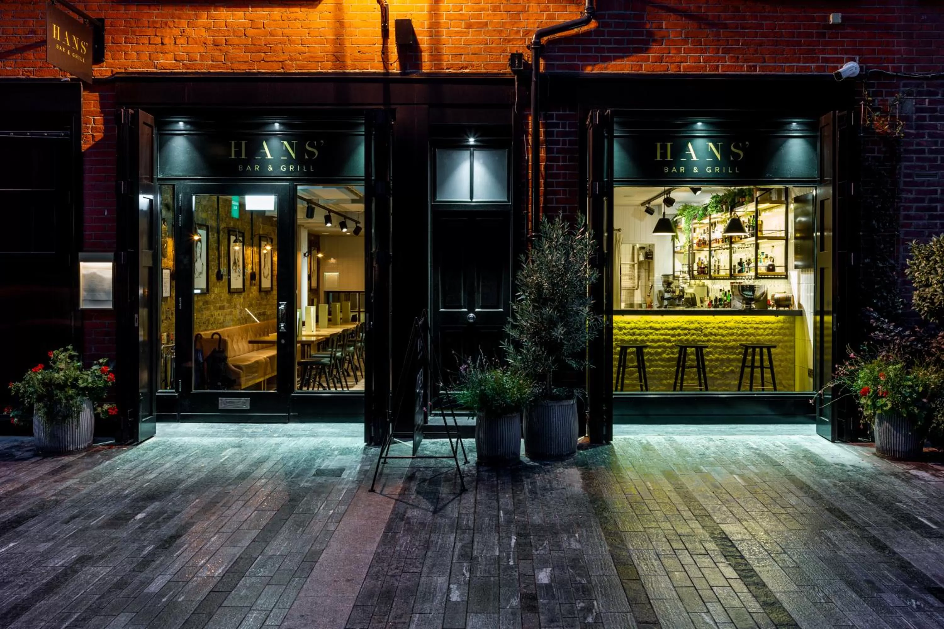 Restaurant/places to eat in 11 Cadogan Gardens and The Apartments by Iconic Luxury Hotels