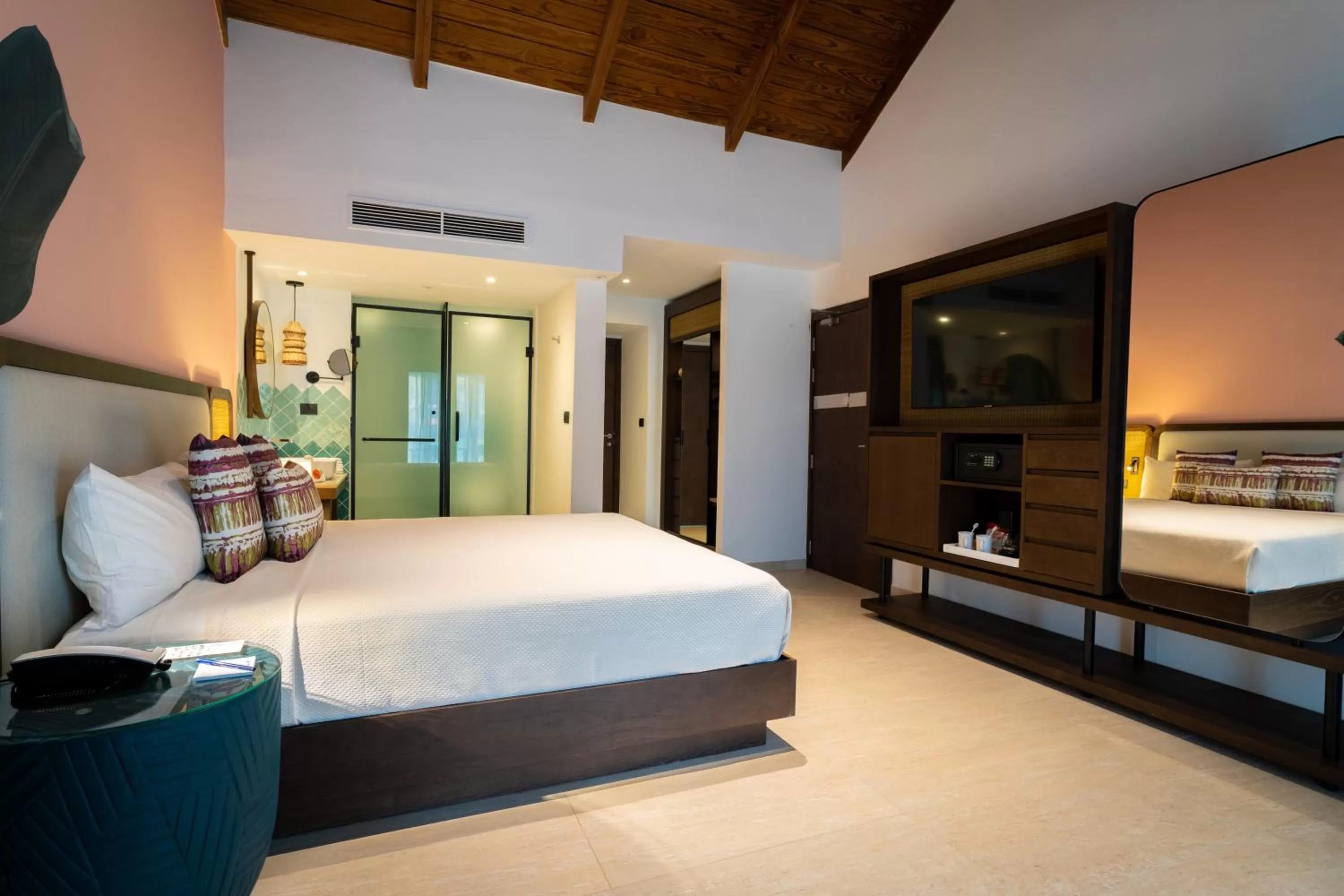 Tropical Deluxe ( 3 Adults + 1 Child) in Tropical Deluxe Princess - All Inclusive