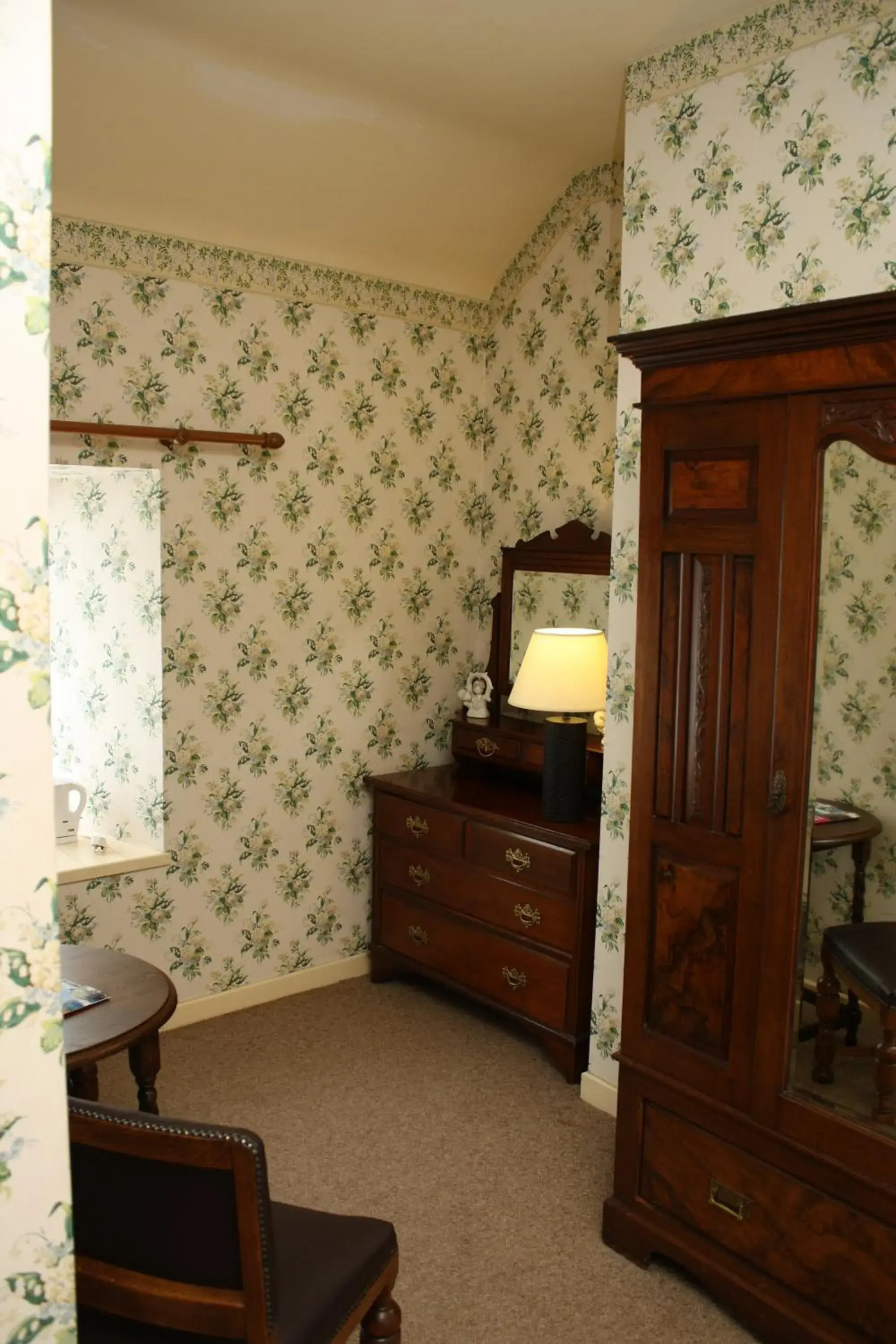 Double Room in Woodhill House Double Room in Woodhill House