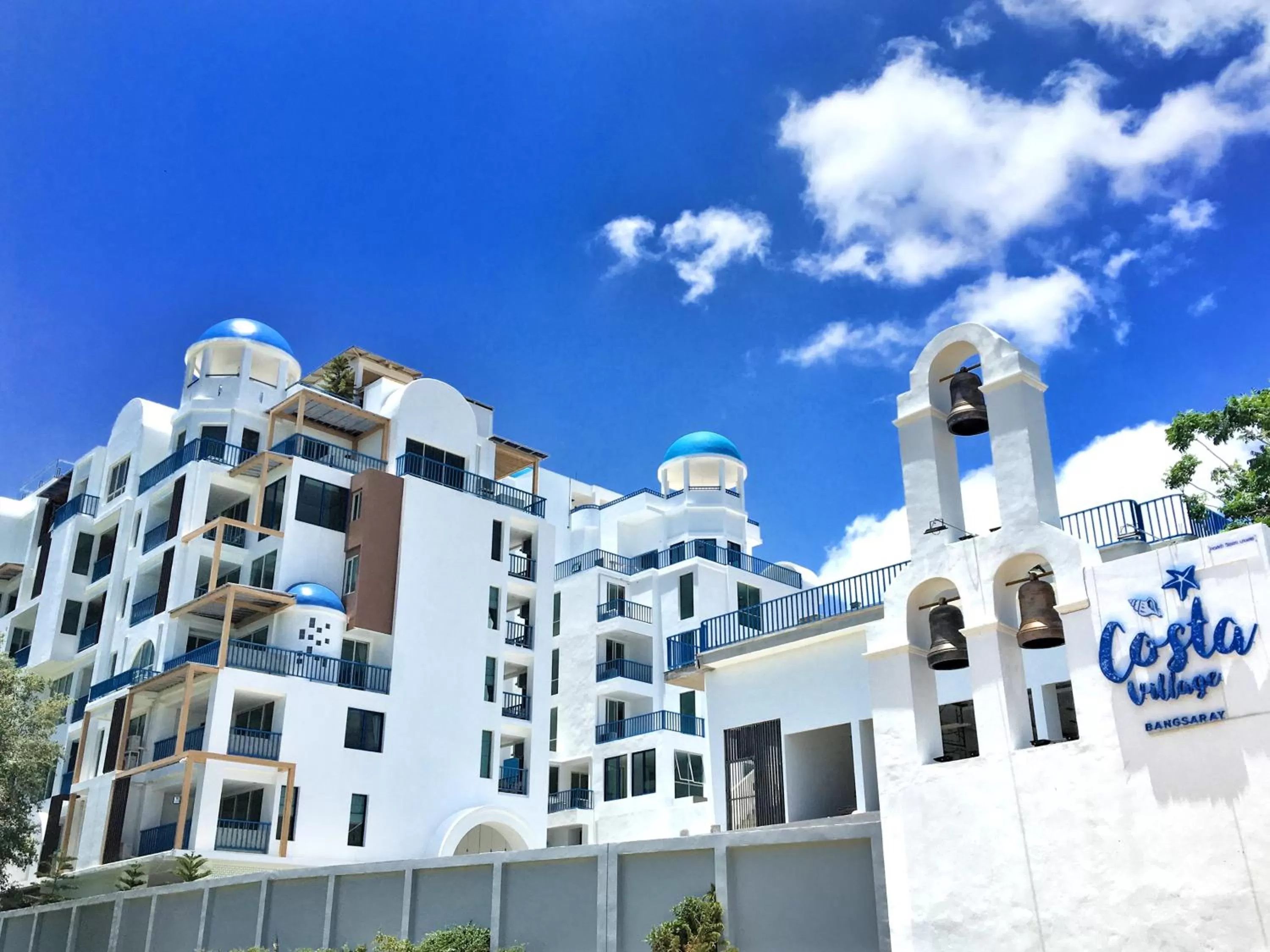 Property building in Costa Village Bangsaray