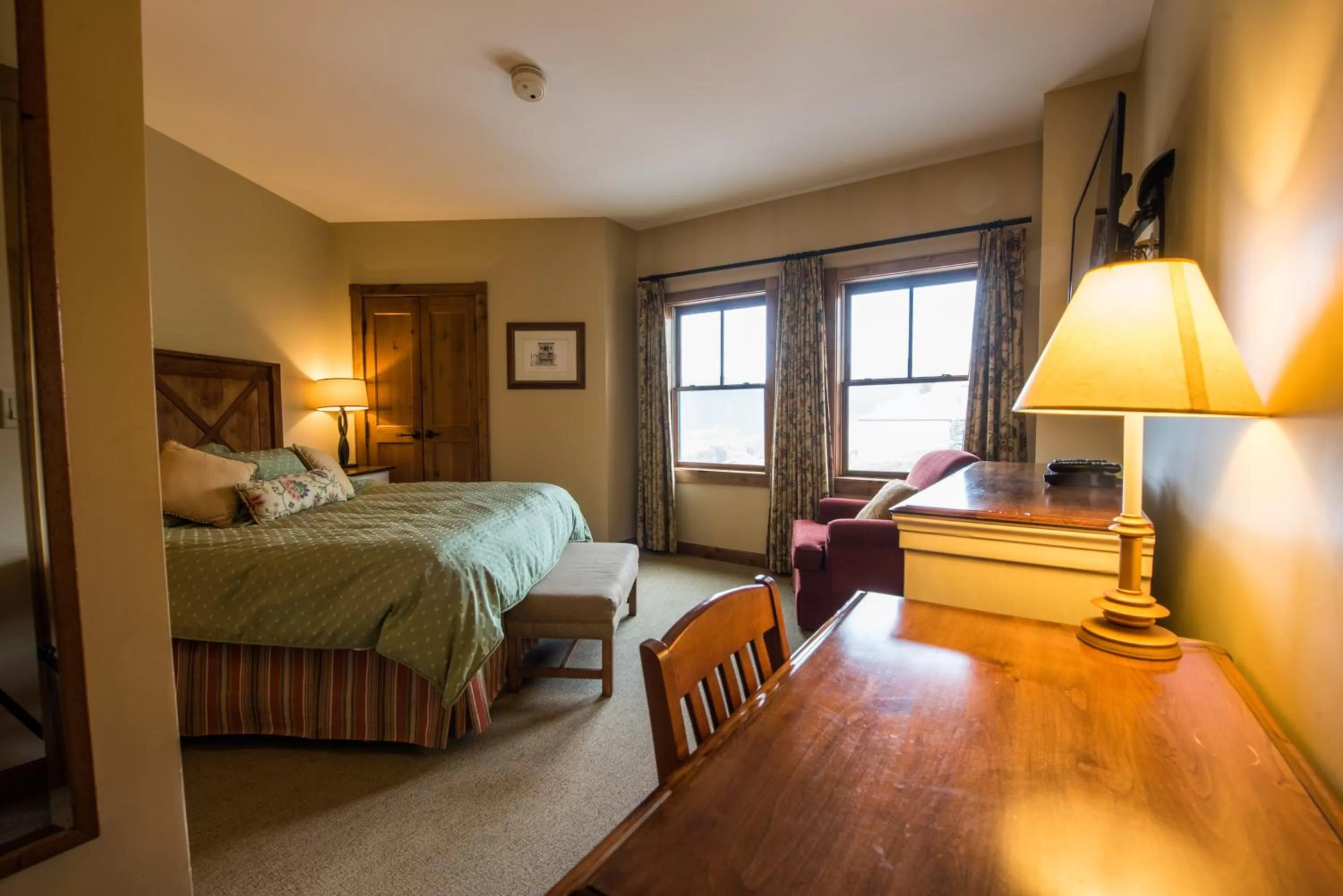 Bed in The Lodge at Mountaineer Square, A Vail Resorts Property
