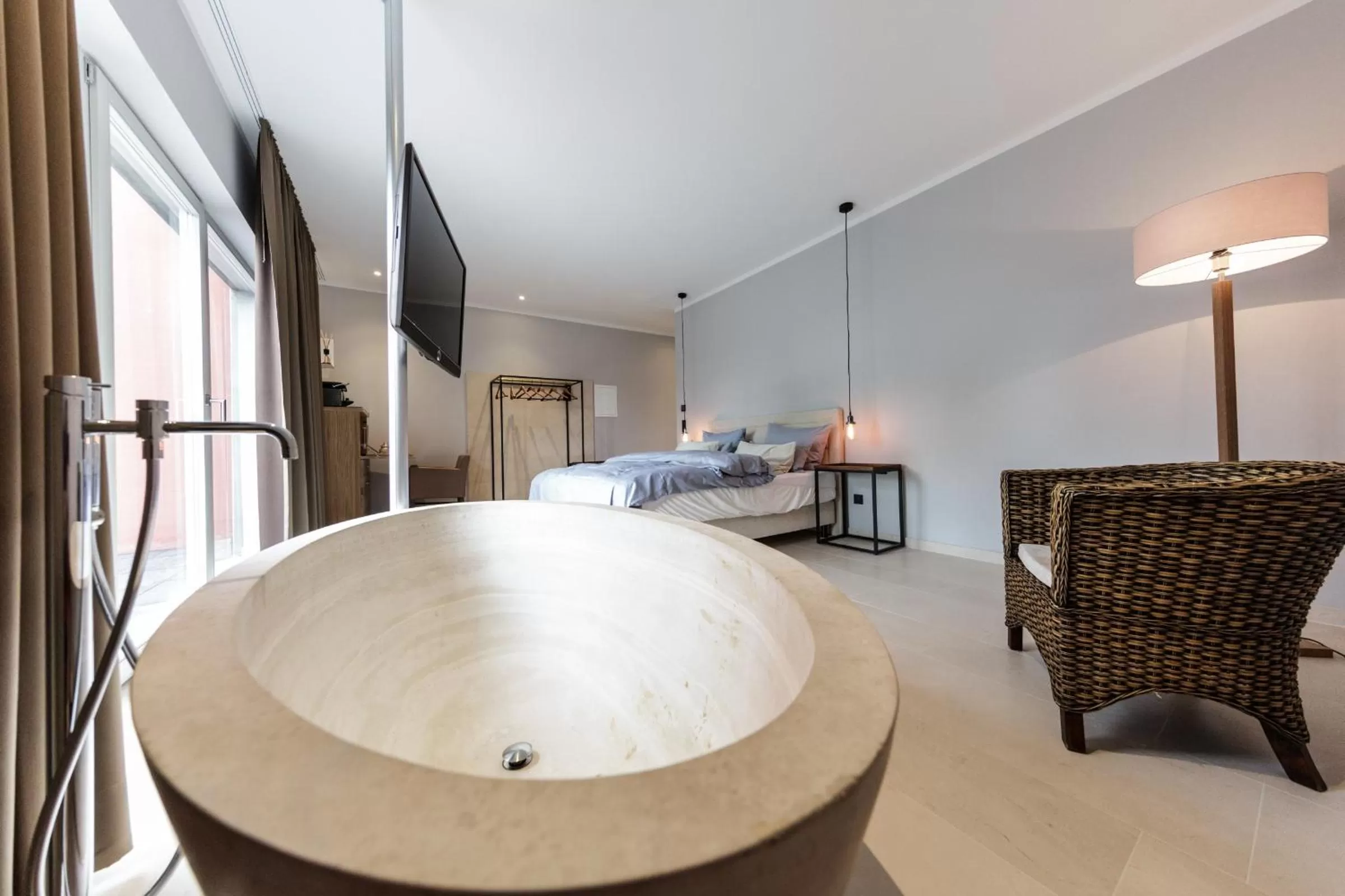 Bathroom in cantera by Wiegand