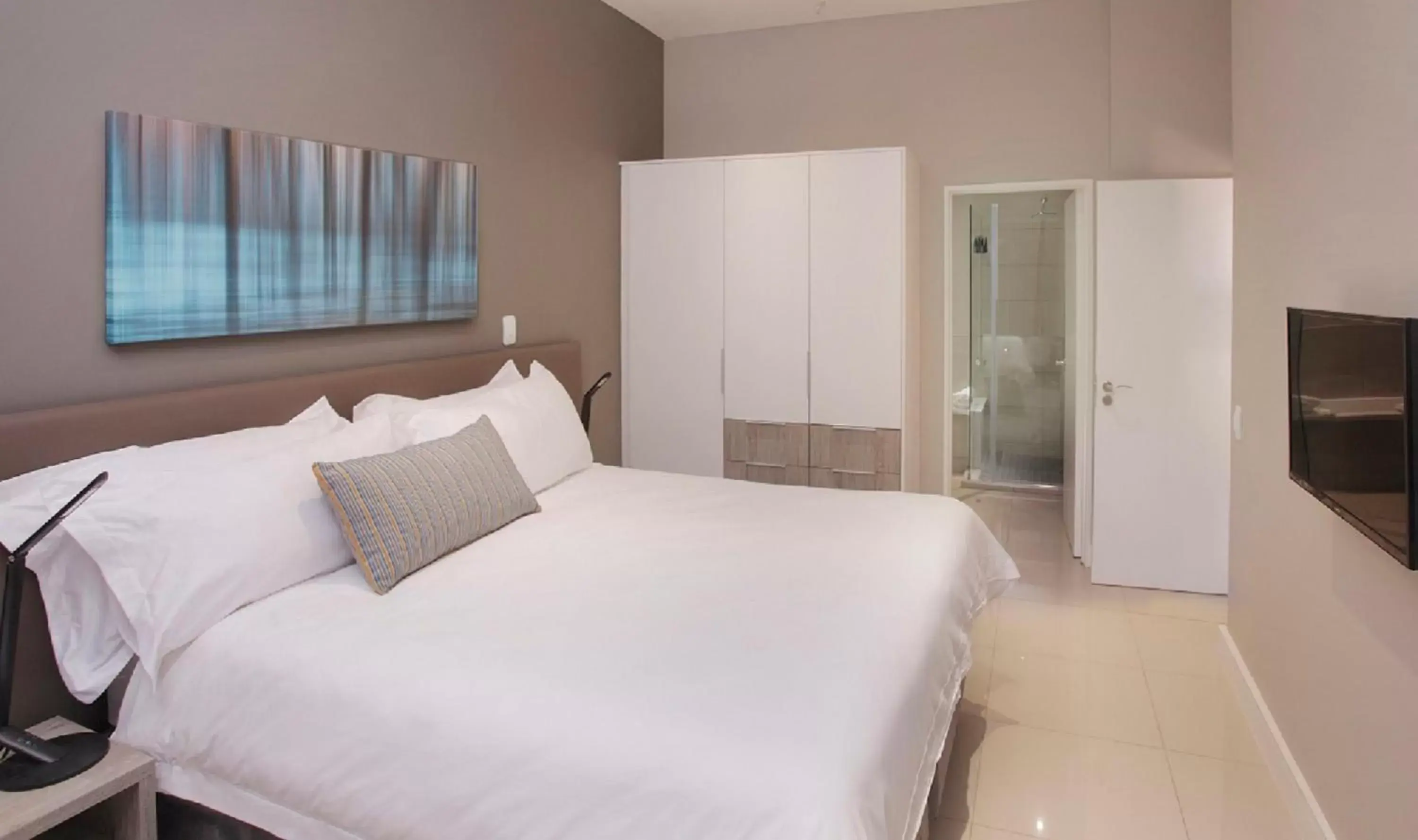 Two-Bedroom Apartment in The Capital on Bath Two-Bedroom Apartment in The Capital on Bath