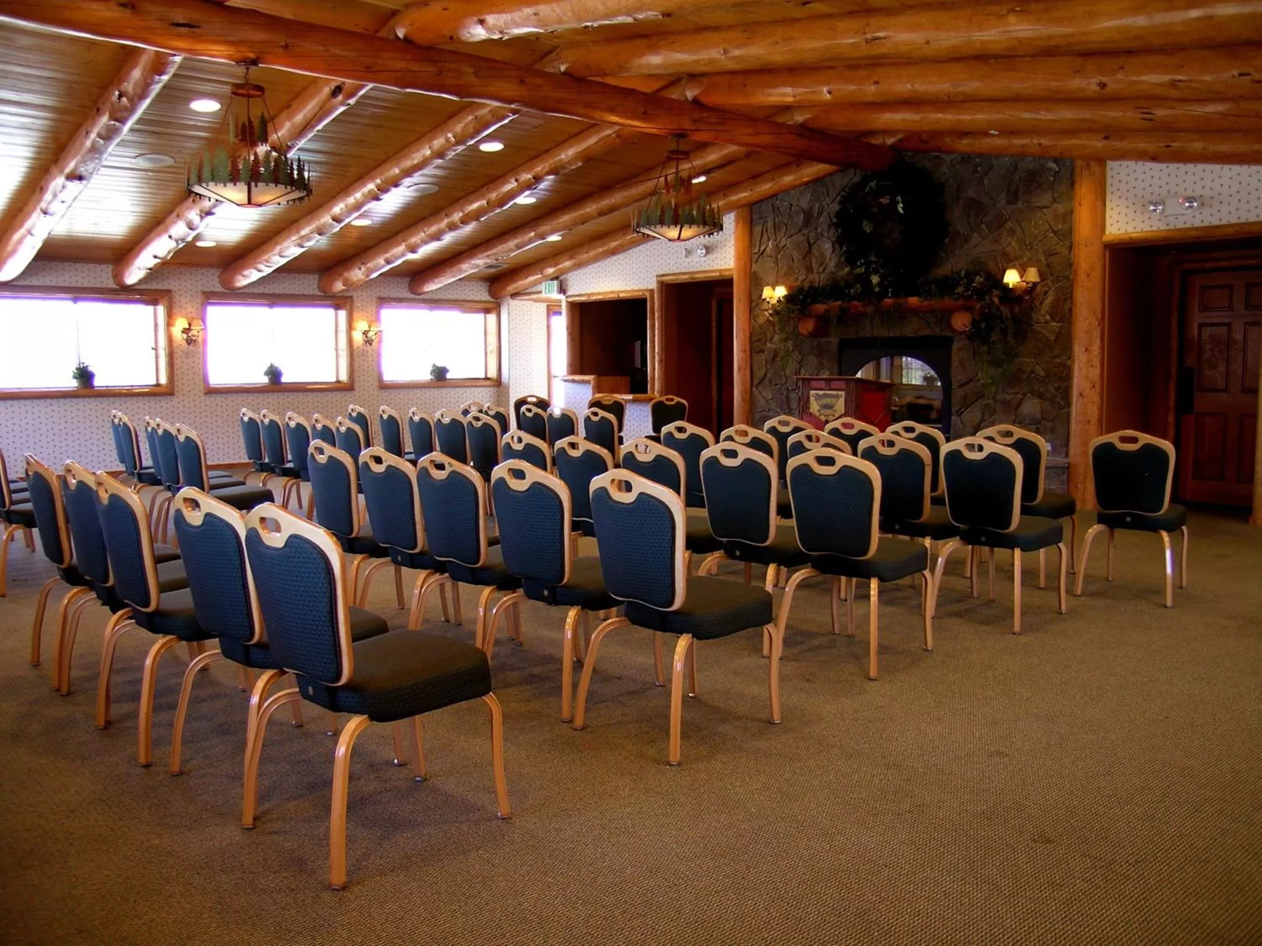 Meeting/conference room in Holiday Inn Resort The Lodge at Big Bear Lake by IHG