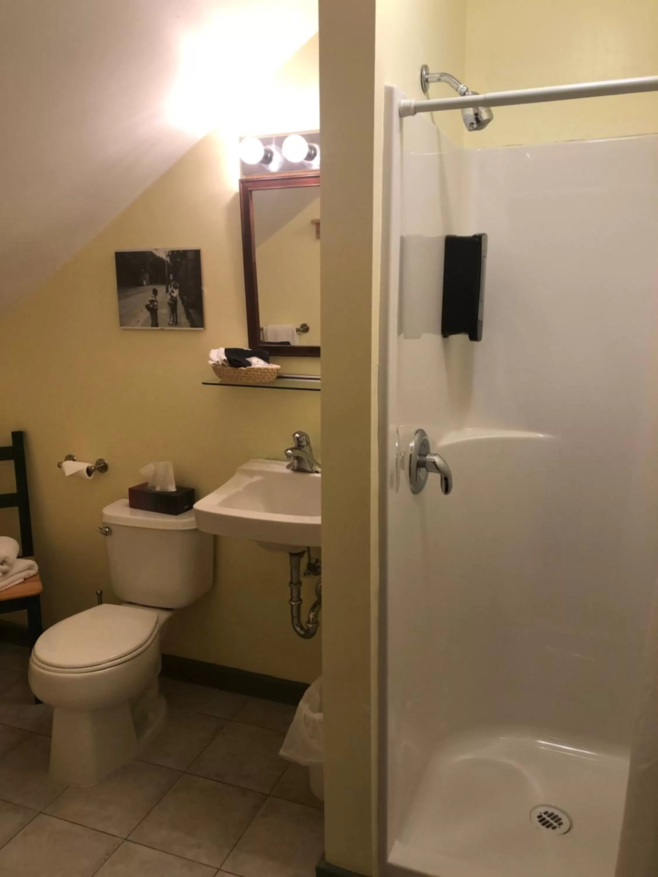 Crowsnest Vineyards Guesthouse