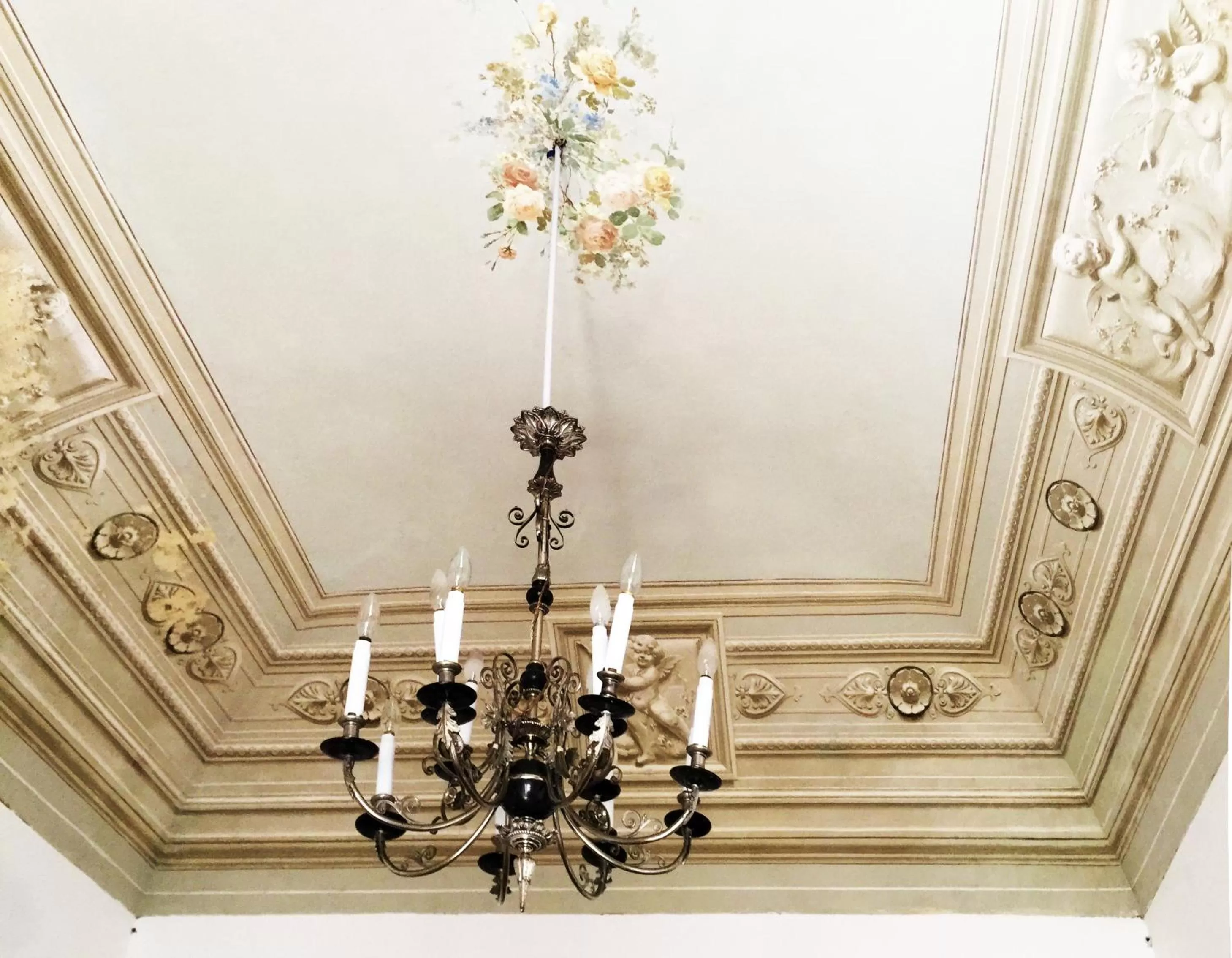 Communal lounge/ TV room in Il Cortile del Marchese Beccadelli