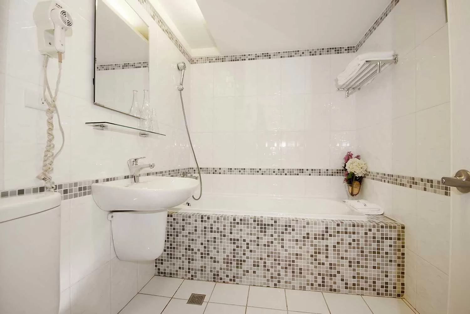 Toilet in The Metro Hotel - Taipei Branch