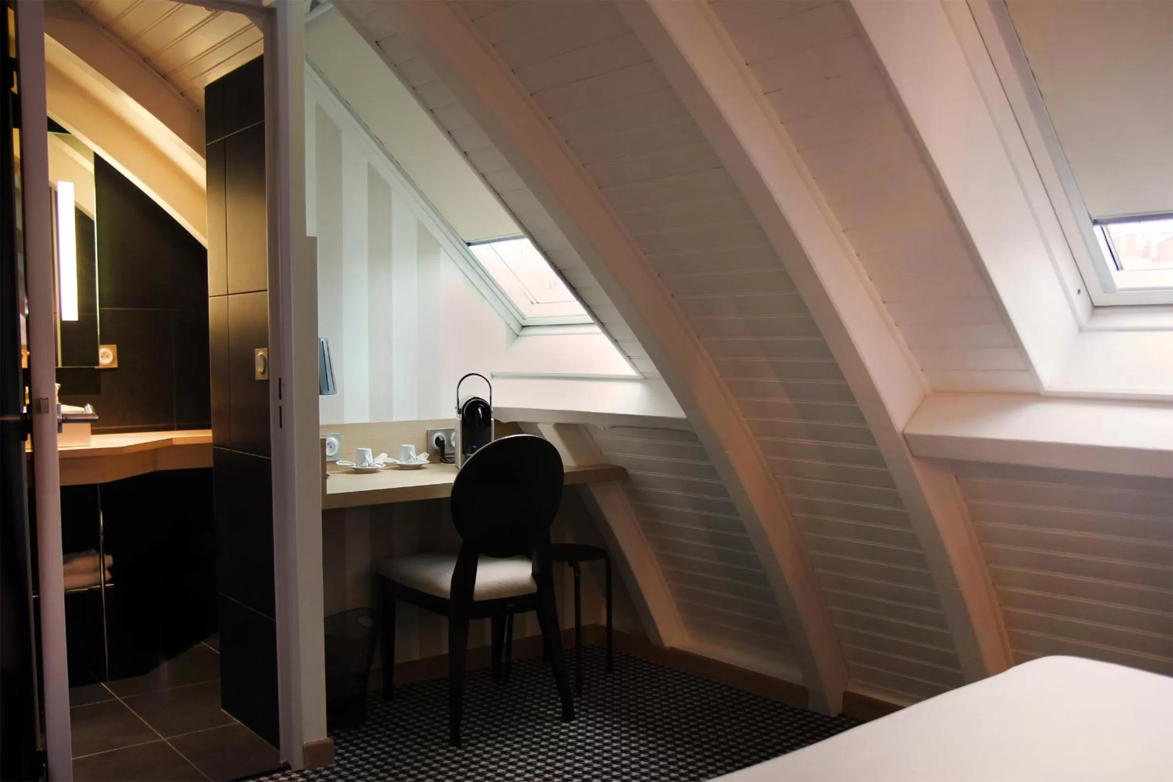 Coffee/tea facilities in Best Western Hotel Opéra Drouot