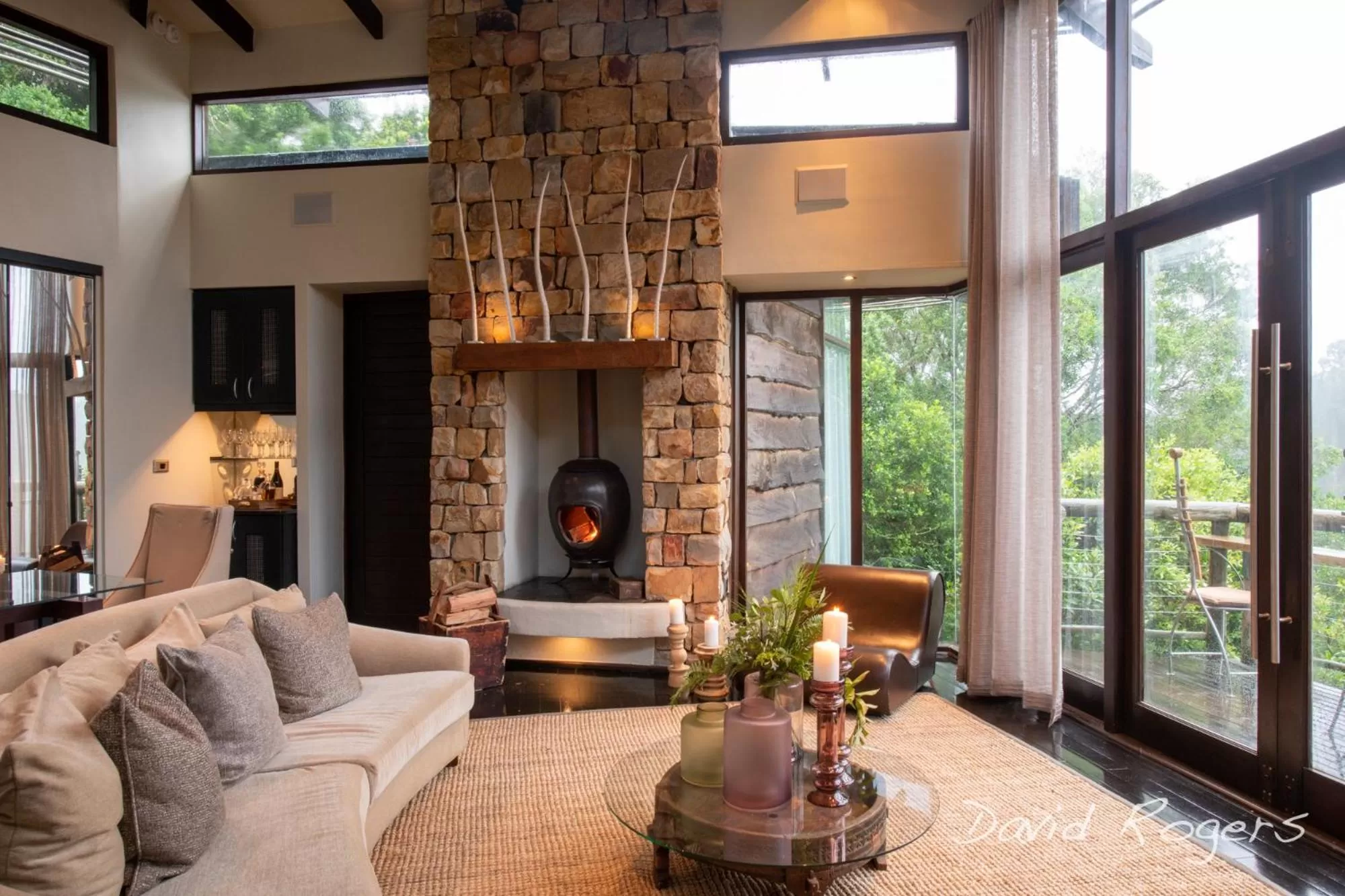 Living room in Tsala Treetop Lodge