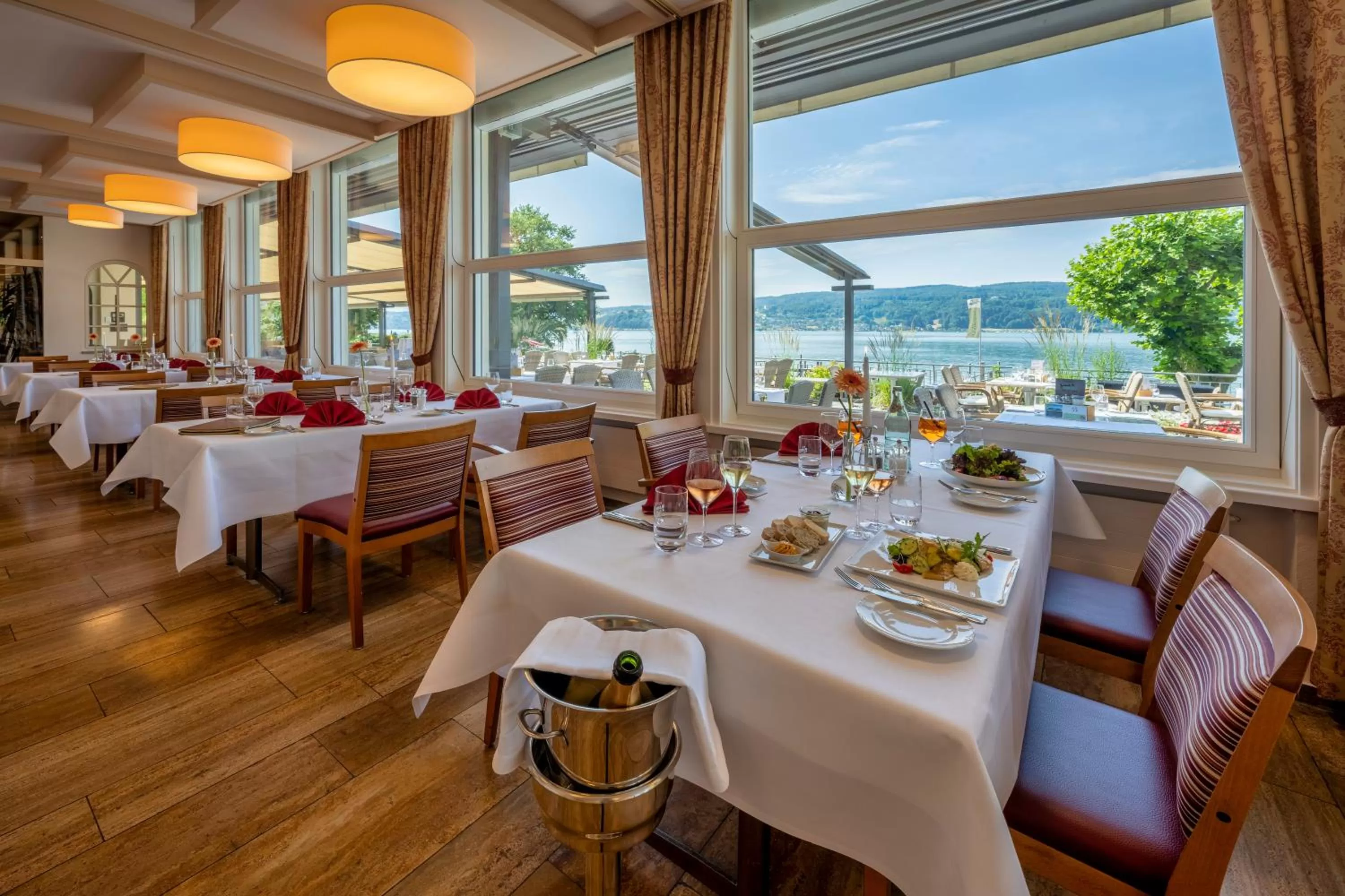 Restaurant/Places to Eat in Strandhotel Löchnerhaus