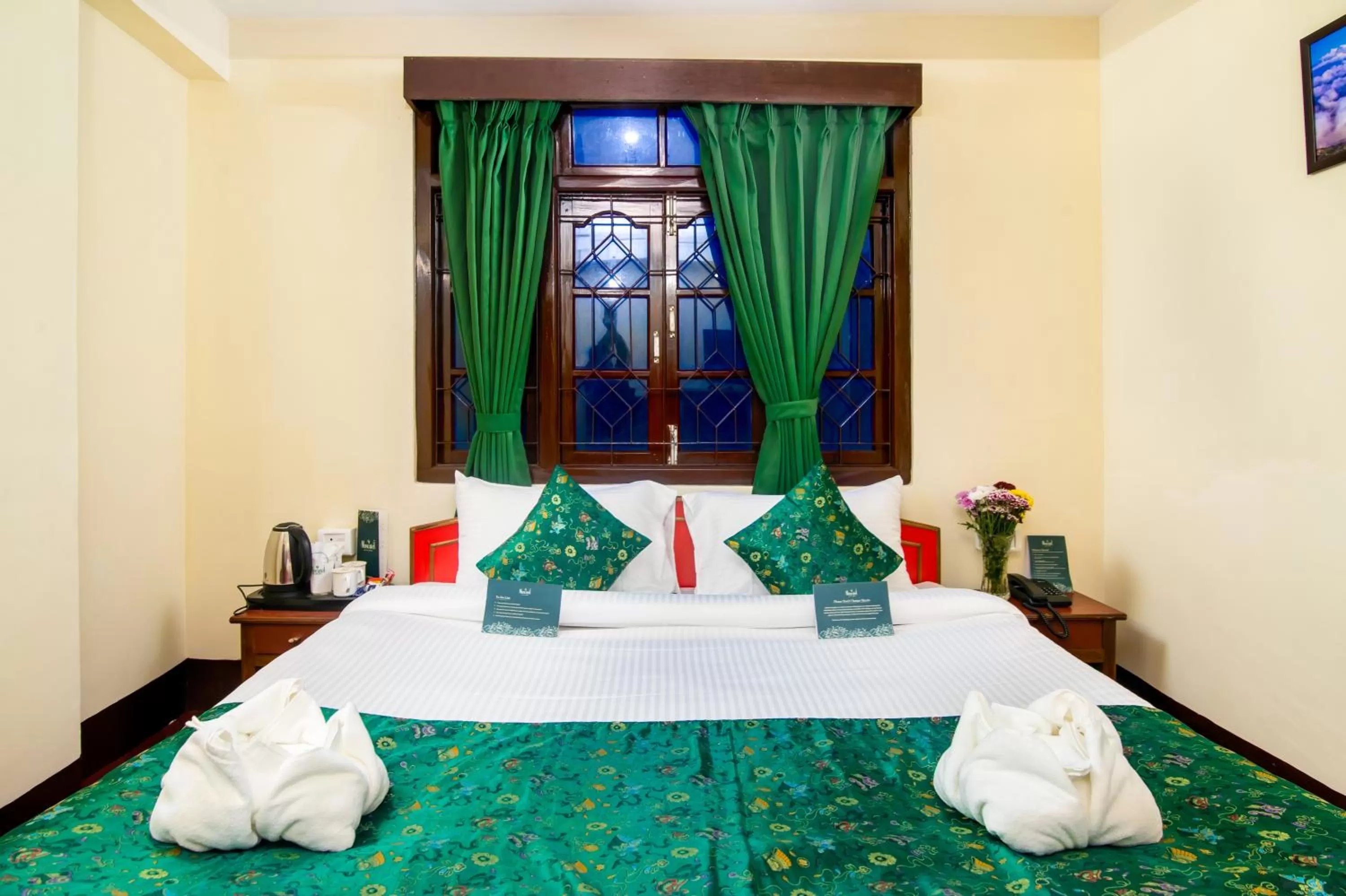 Bed in Muscatel BhumSang - 200 Mts from Mall Road