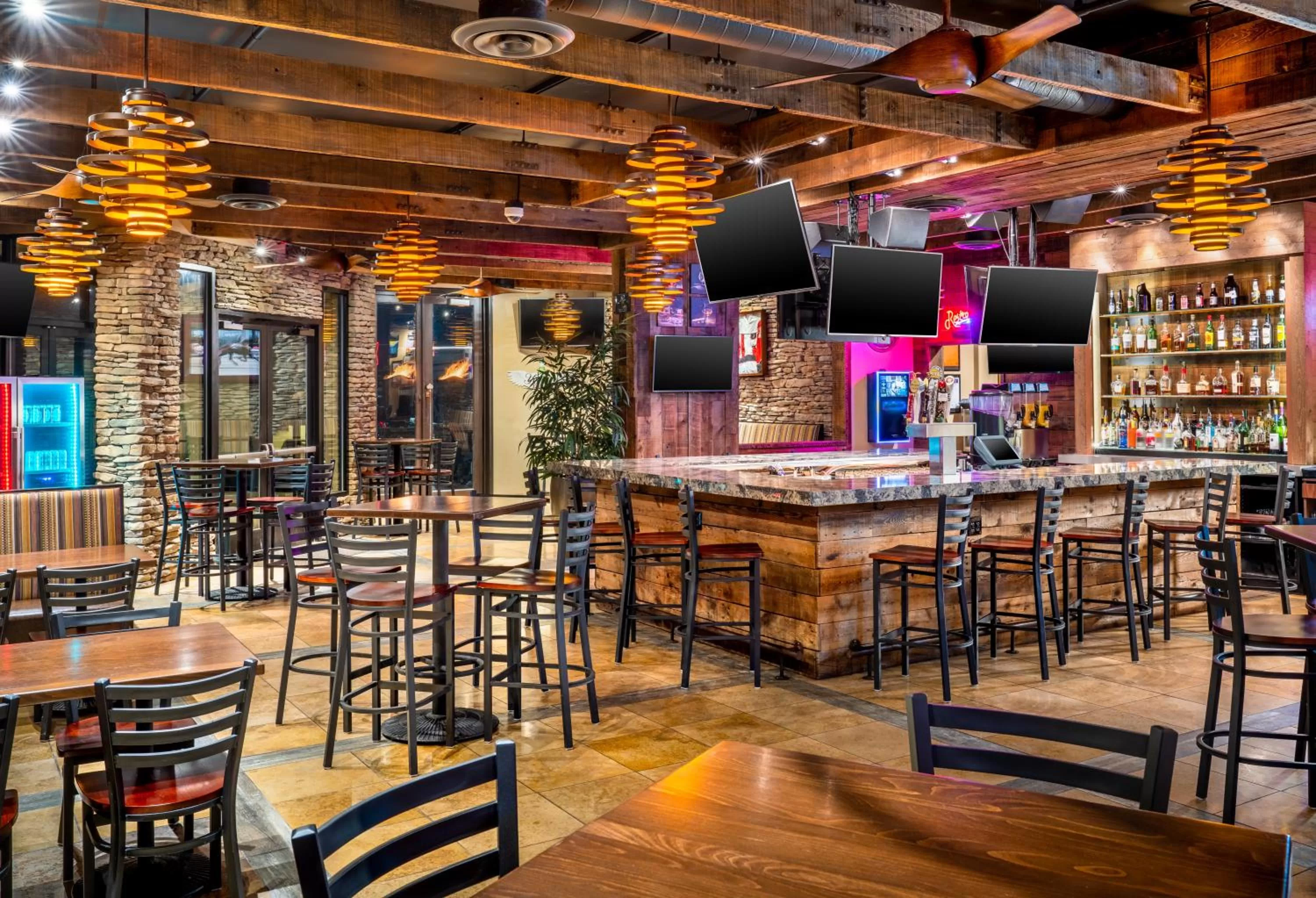 Restaurant/places to eat in Hyatt Place at The Hollywood Casino Pittsburgh South