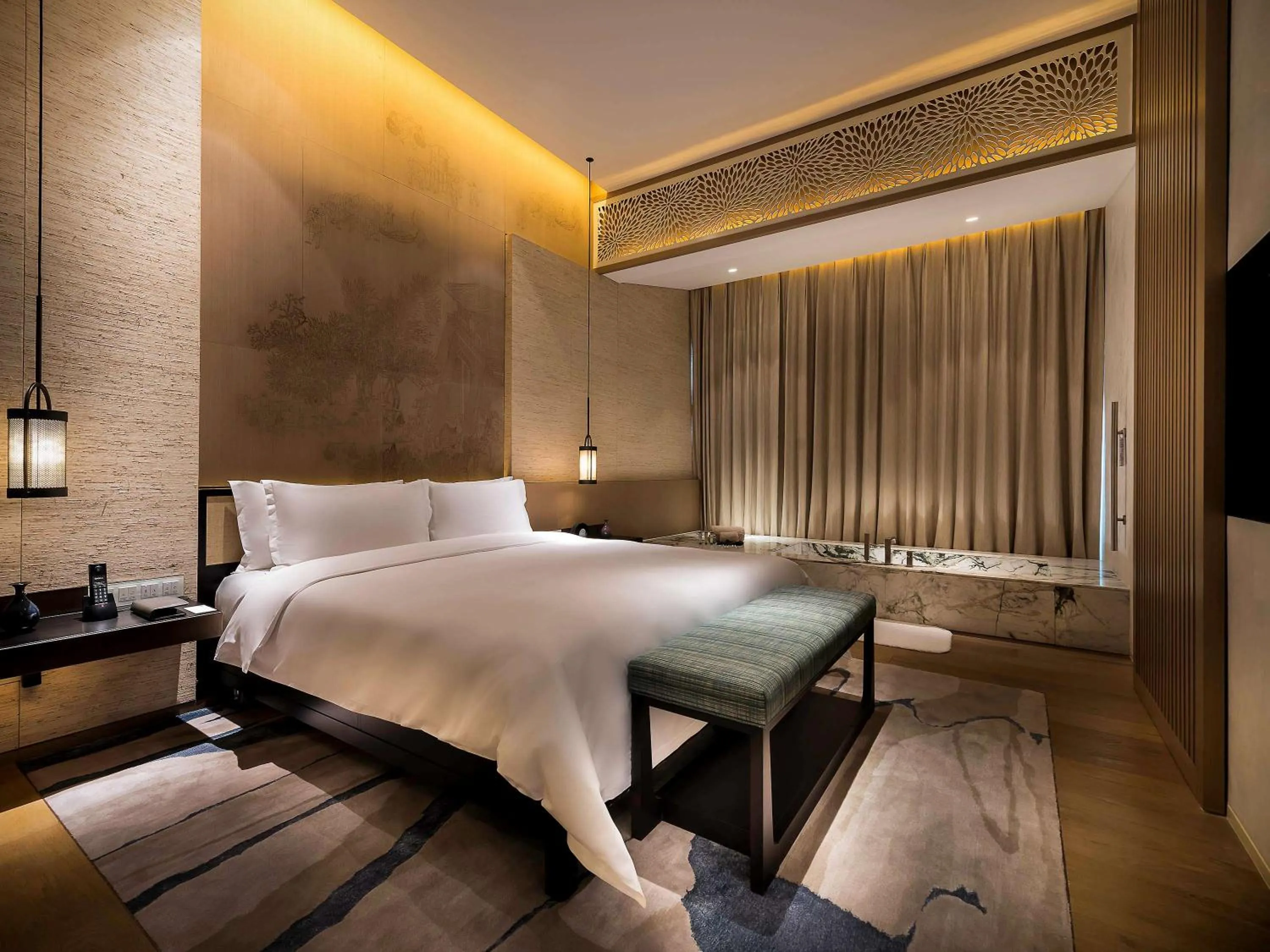Photo of the whole room, Bed in Pullman Kaifeng Jianye