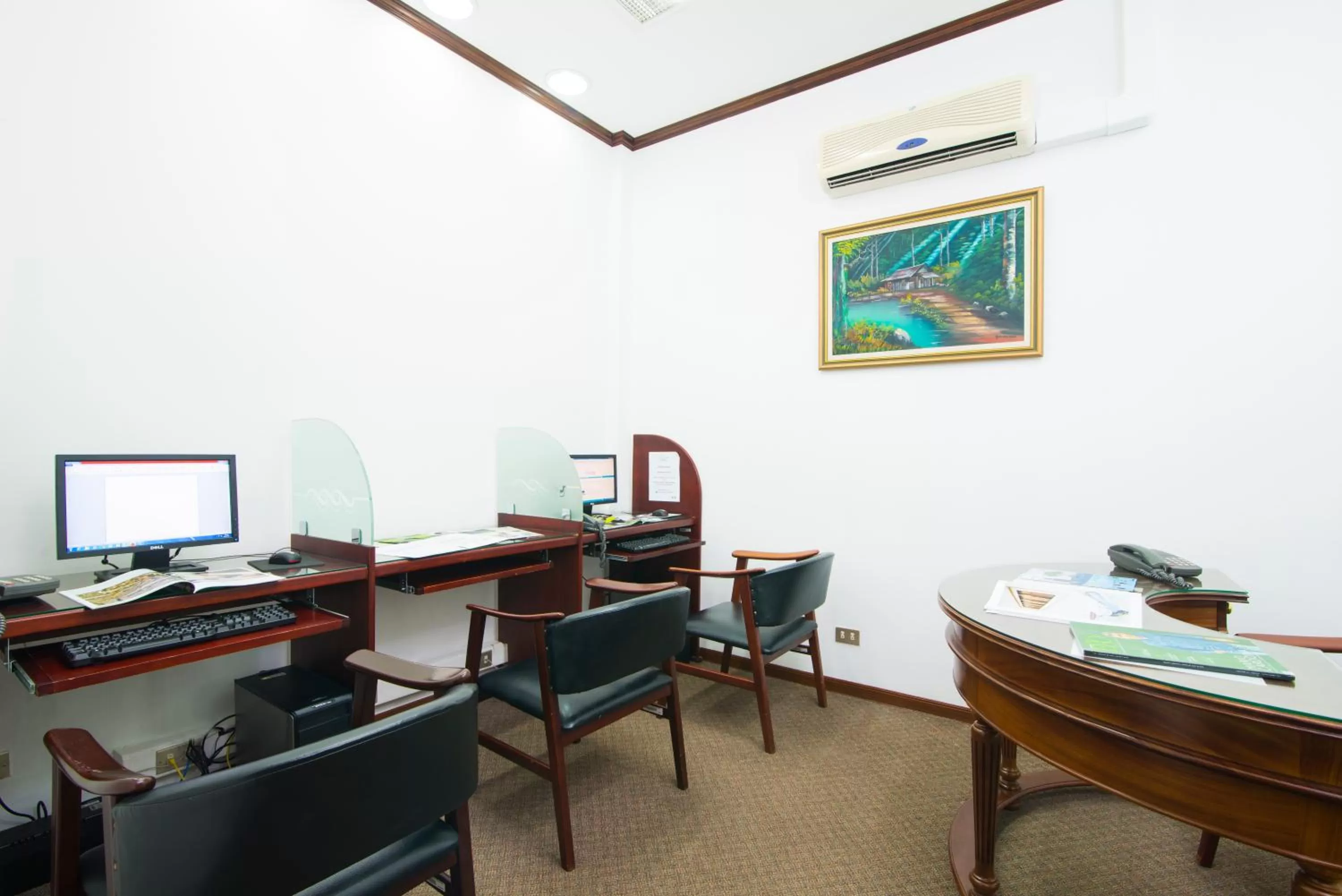 Business facilities in Apartotel & Suites Villas del Rio
