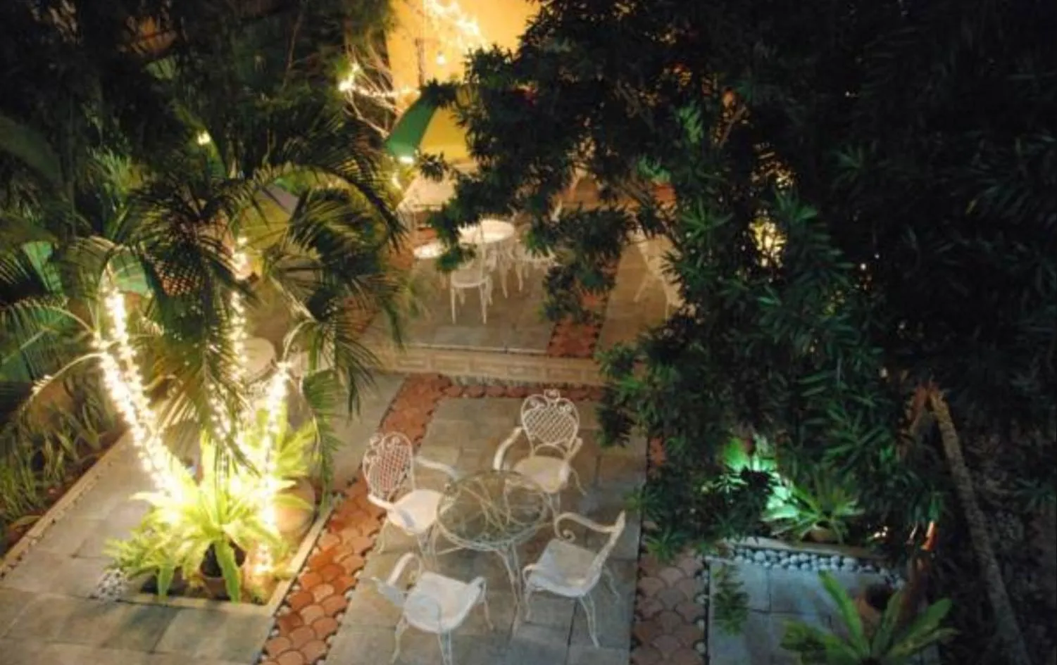 Garden in Darayonan Lodge