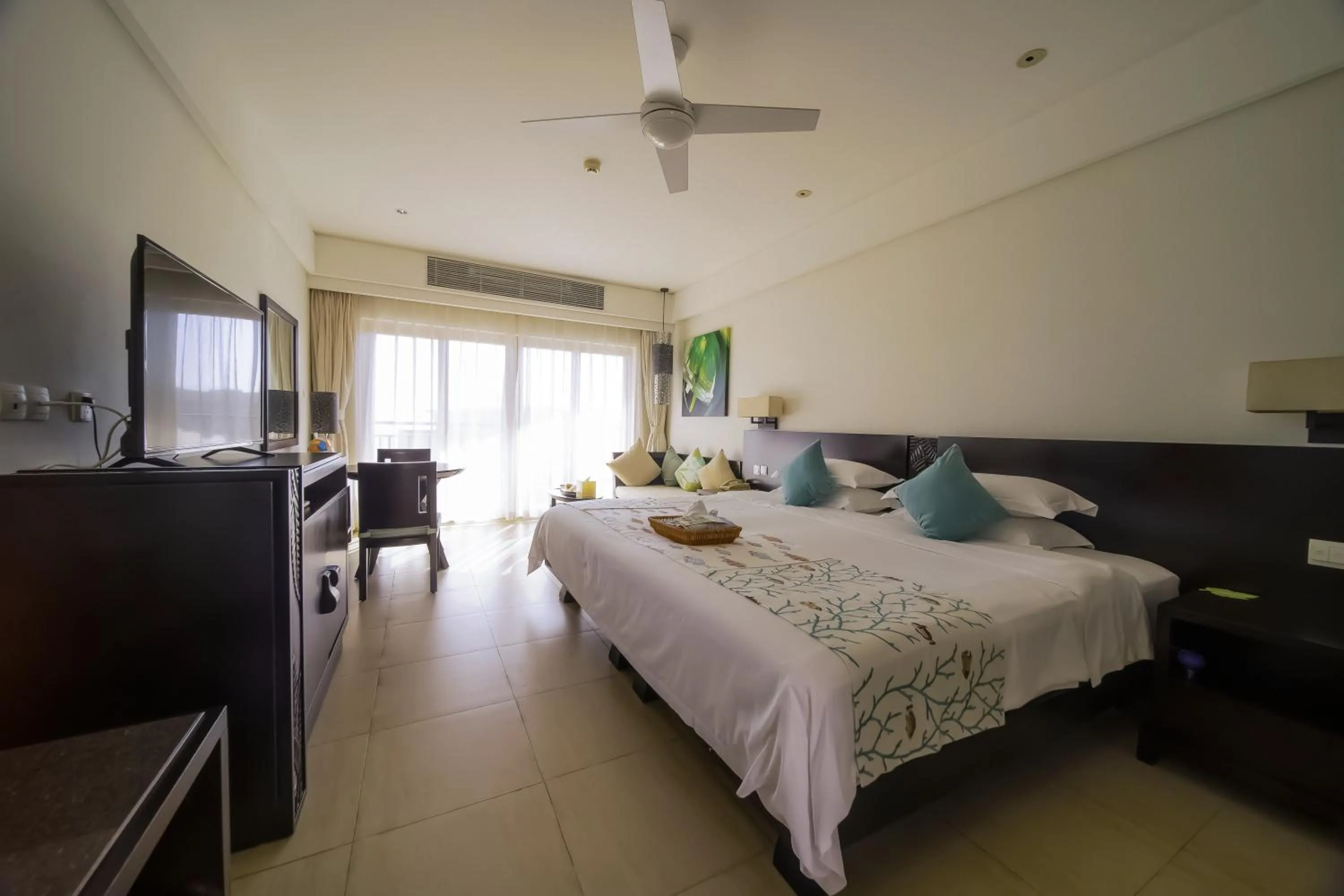 Bed in Howard Johnson Resort Sanya Bay