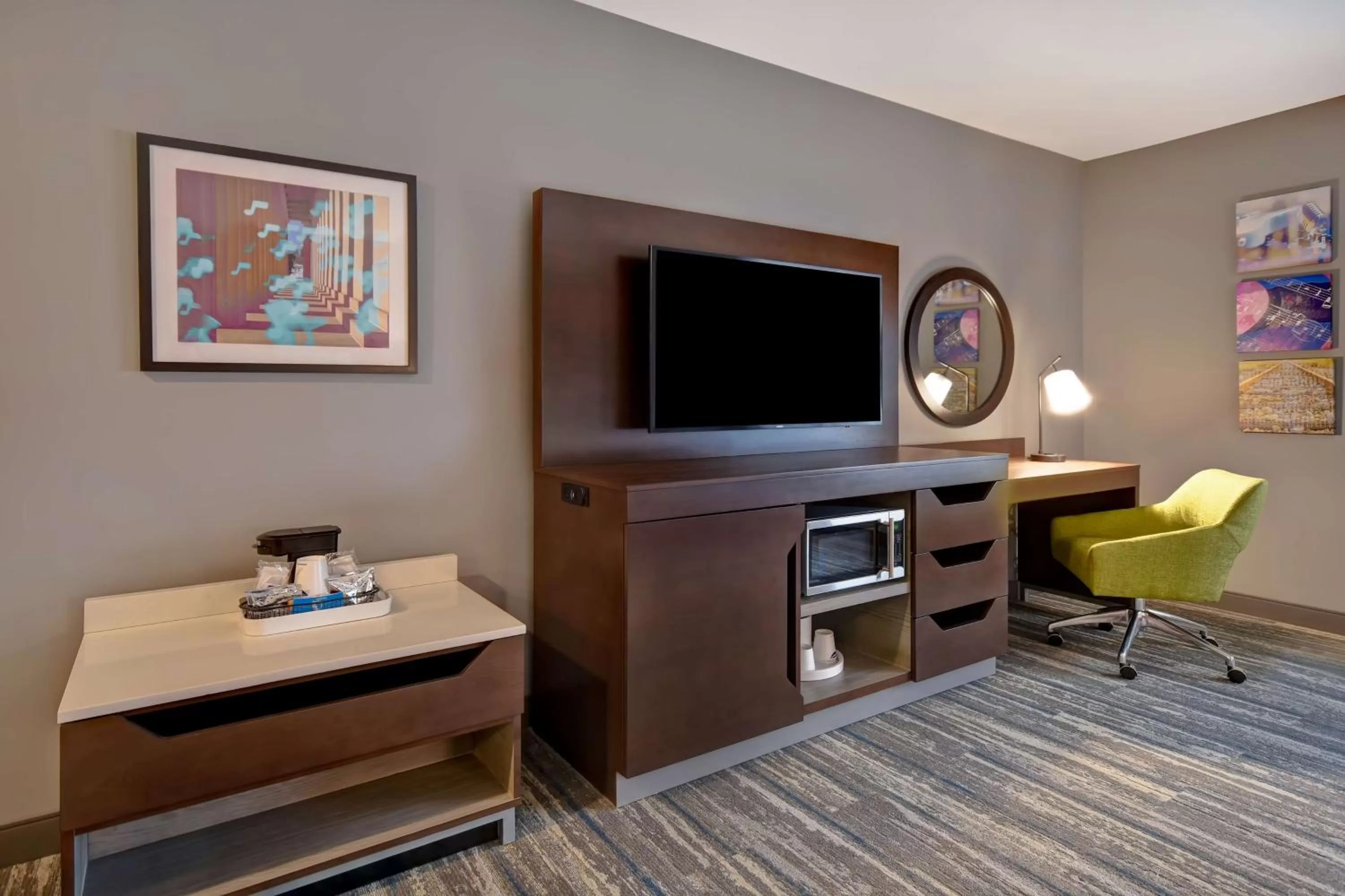 Bedroom in Hampton Inn Pleasant View