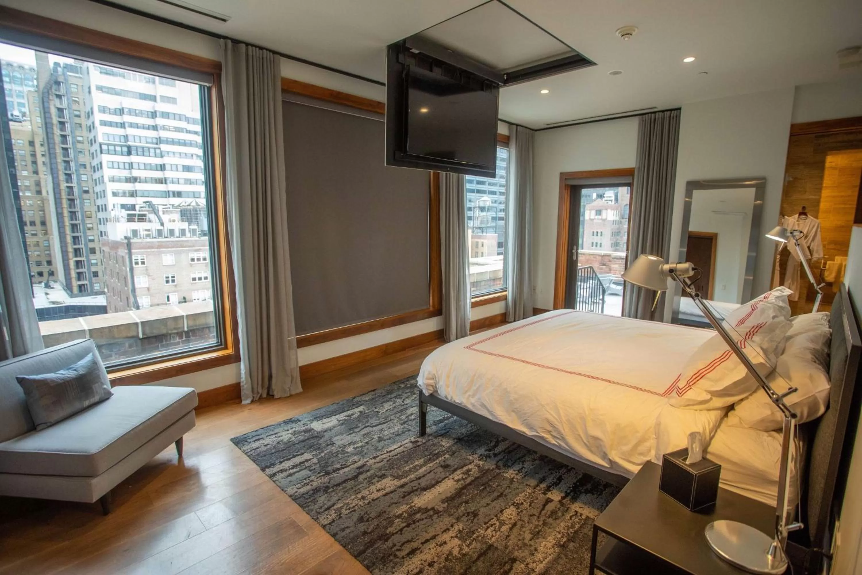 Photo of the whole room, Bed in Lexington Plaza Hotel