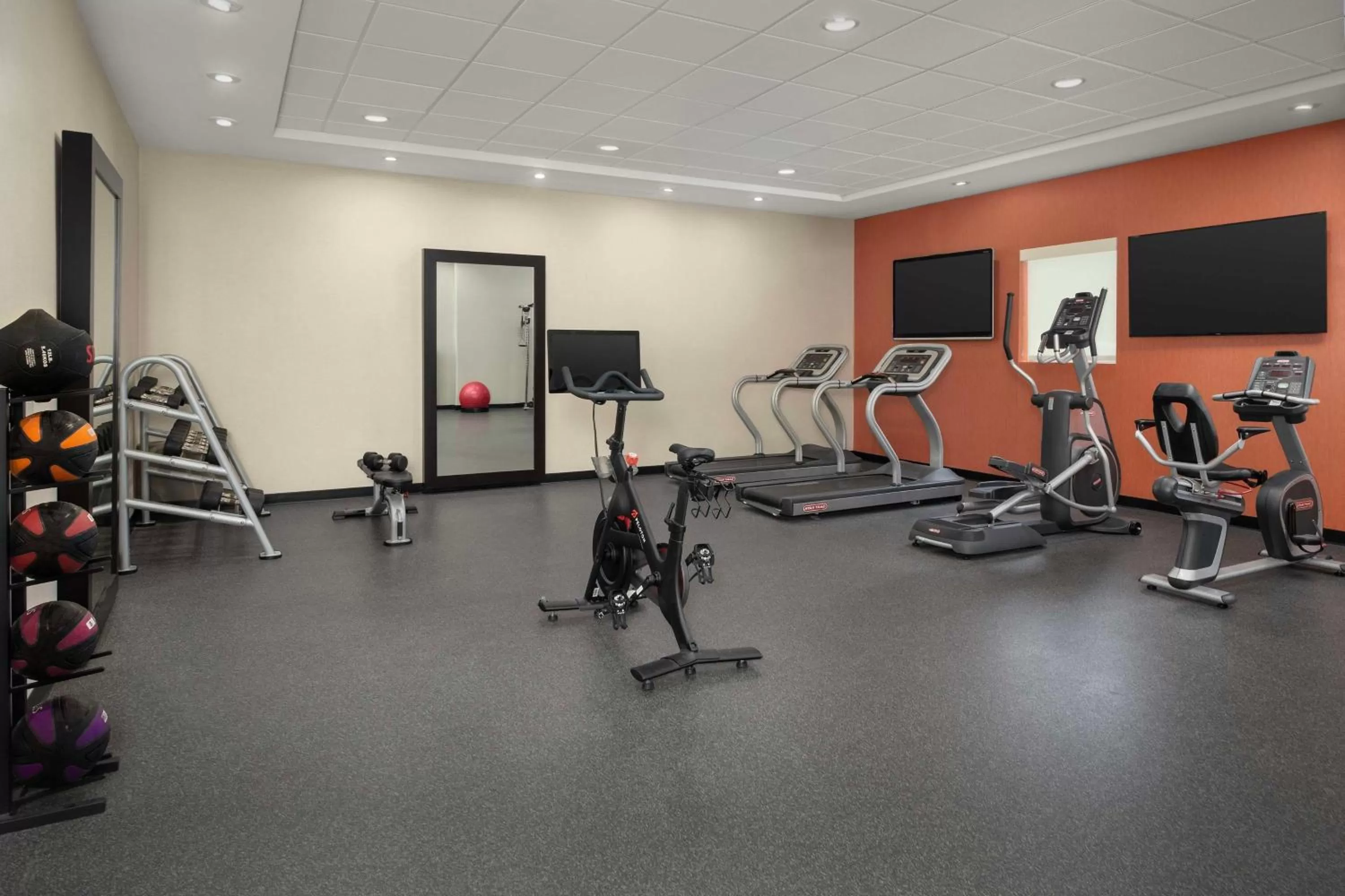 Fitness centre/facilities in Home2 Suites By Hilton Summerville