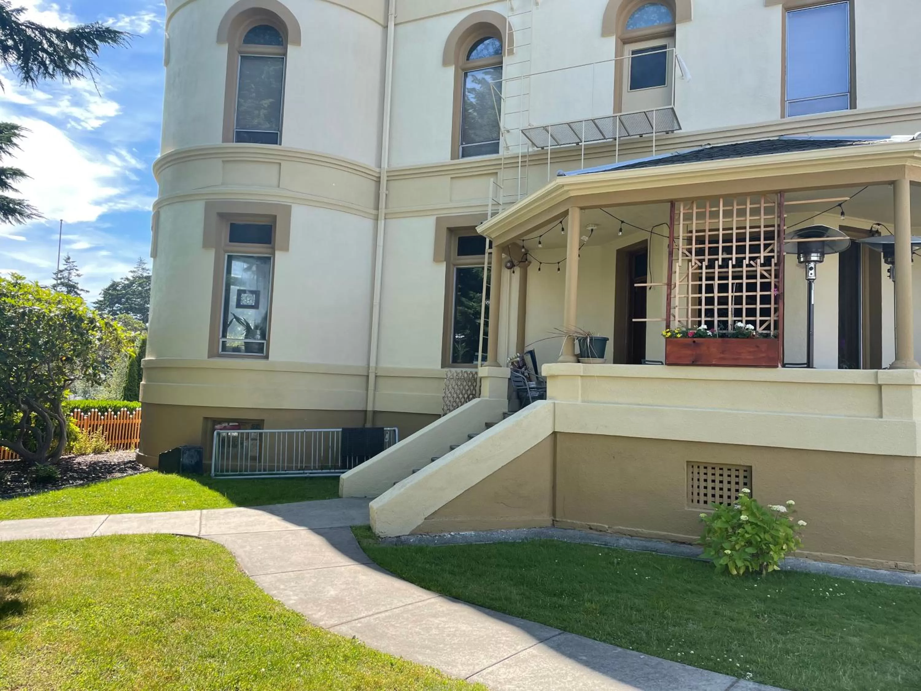 Spring in Manresa Castle