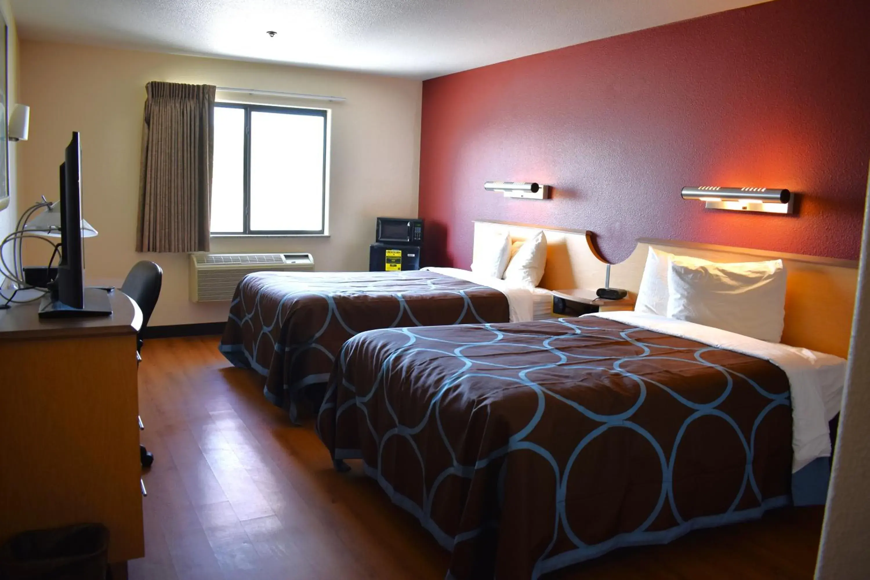 Double Room with Two Double Beds - Smoking in Super 8 by Wyndham New Braunfels I-35 Double Room with Two Double Beds - Smoking in Super 8 by Wyndham New Braunfels I-35