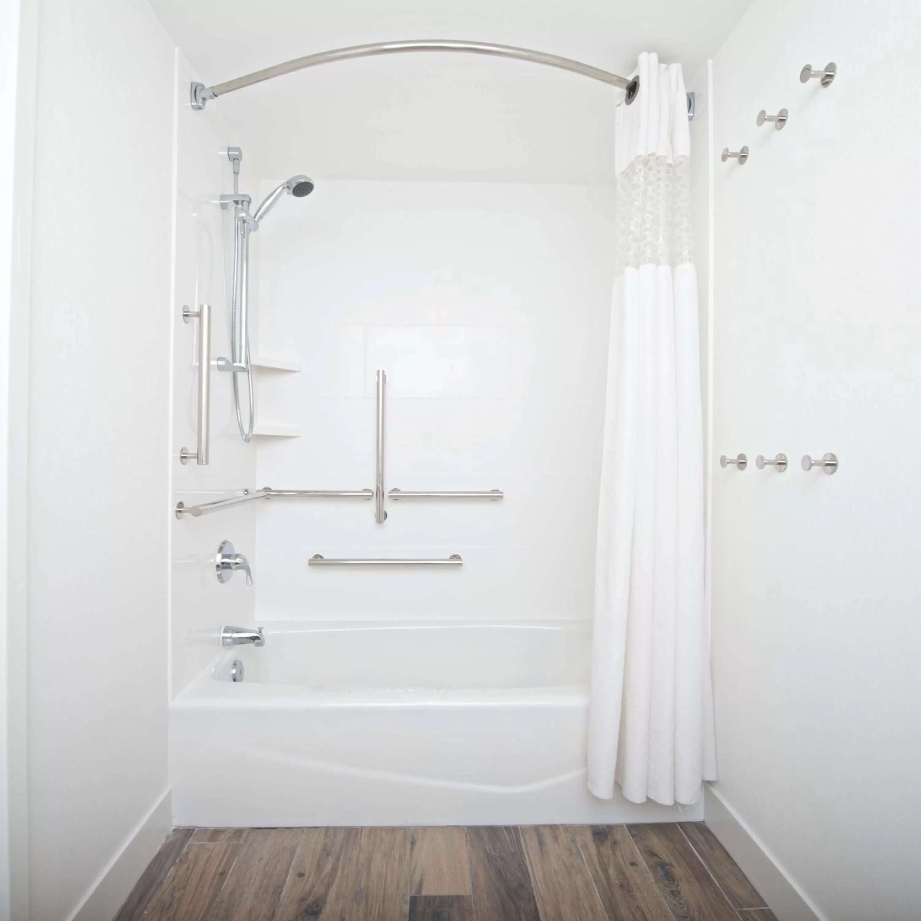 Bathroom in Hampton Inn & Suites N Ft Worth-Alliance Airport