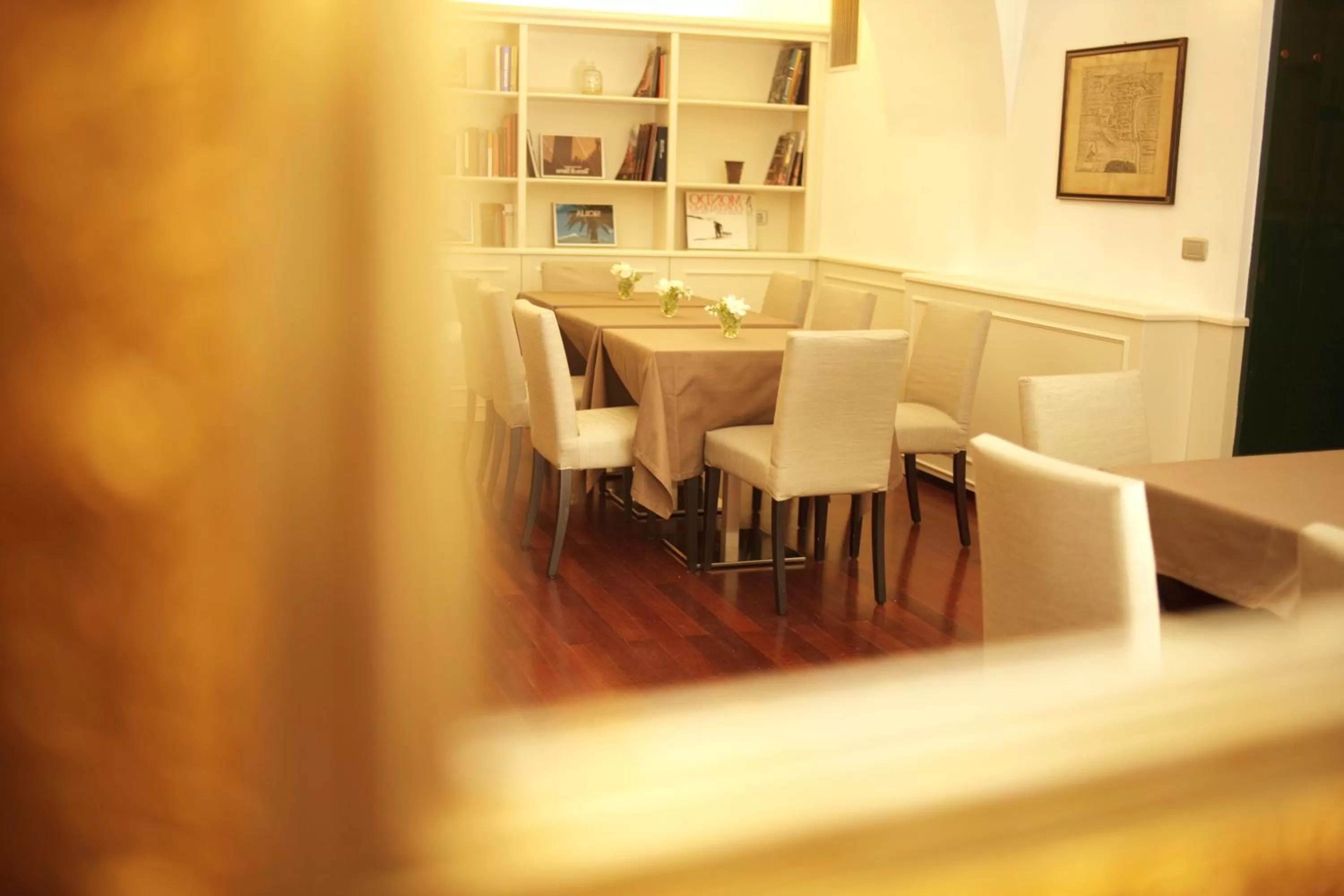 Restaurant/places to eat in Albergo Accademia