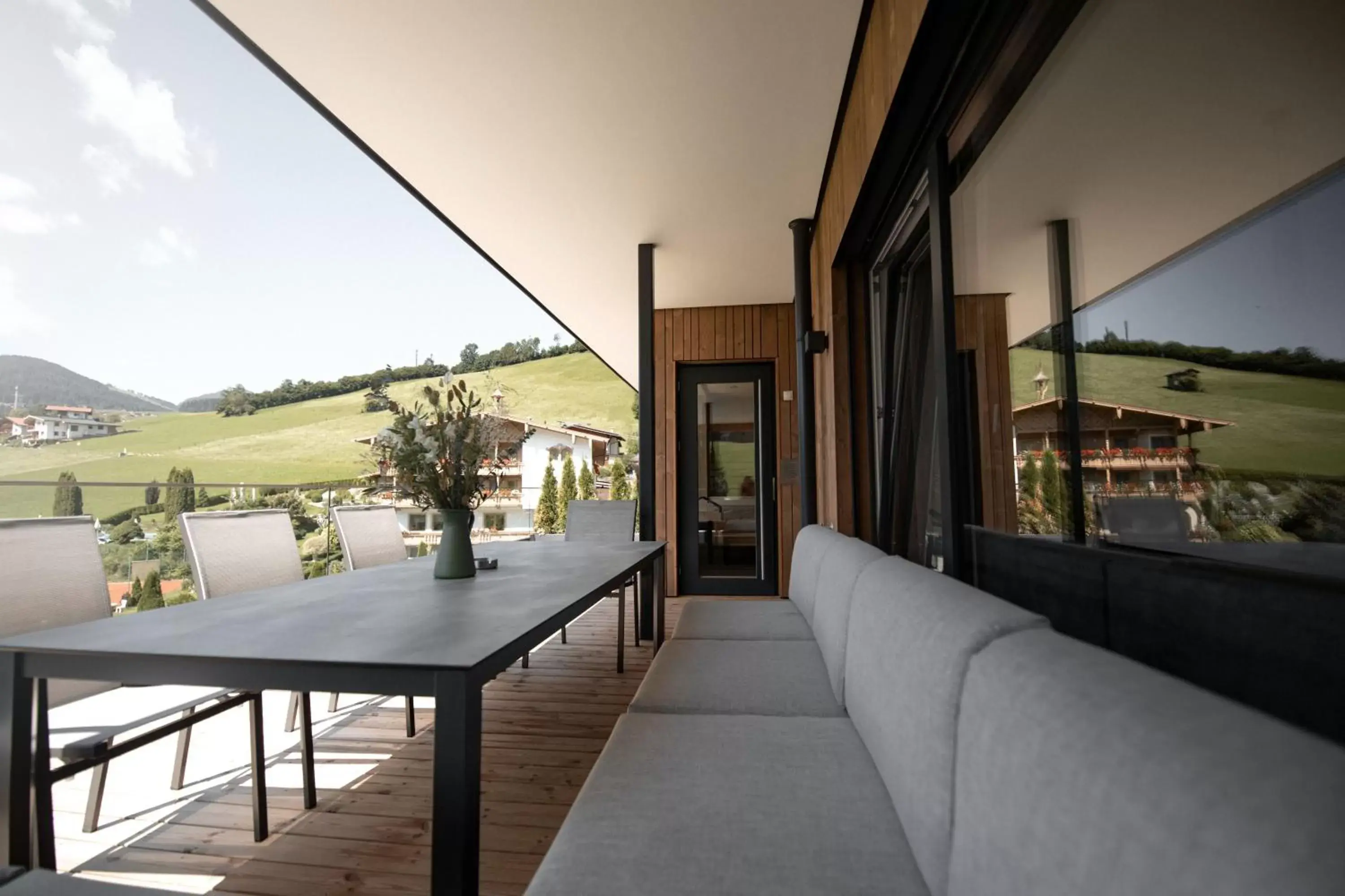 Premium Royal Suite with private Sauna in Das Lenz by Inncomer Premium Royal Suite with private Sauna in Das Lenz by Inncomer