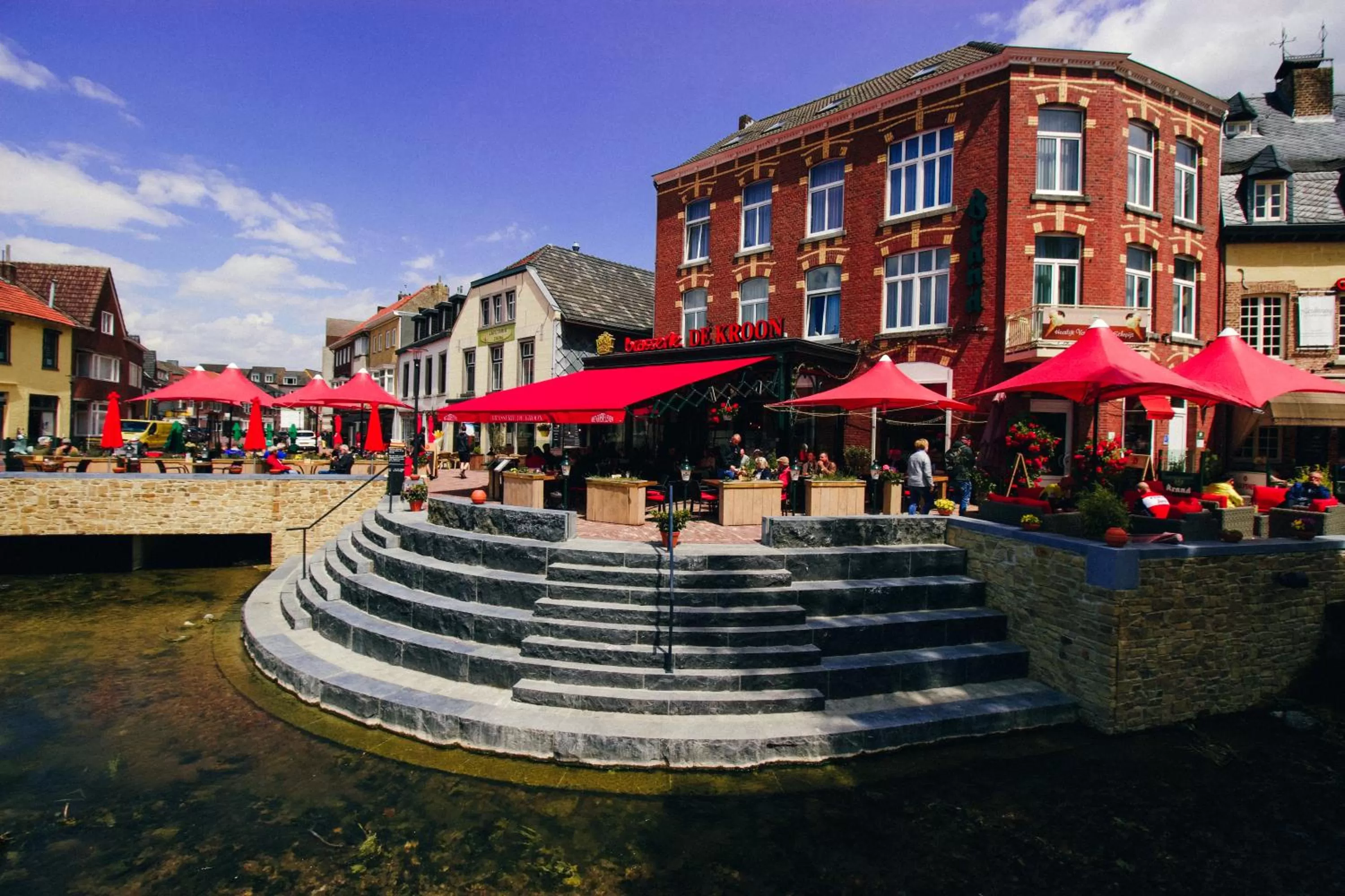Facade/entrance, Property Building in Hotel Brasserie de Kroon