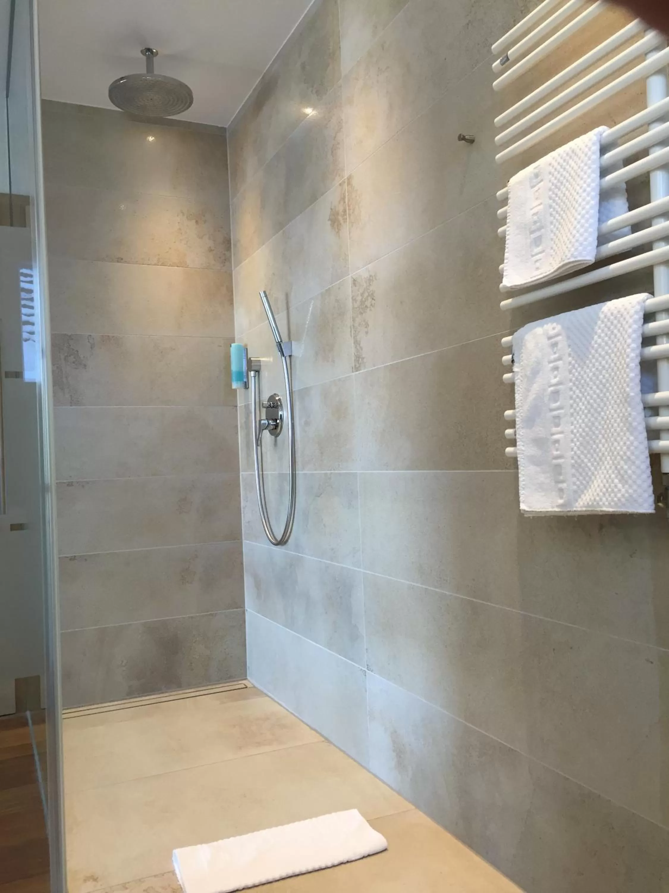 Shower, Bathroom in Hotel Restaurant Jaegersteig