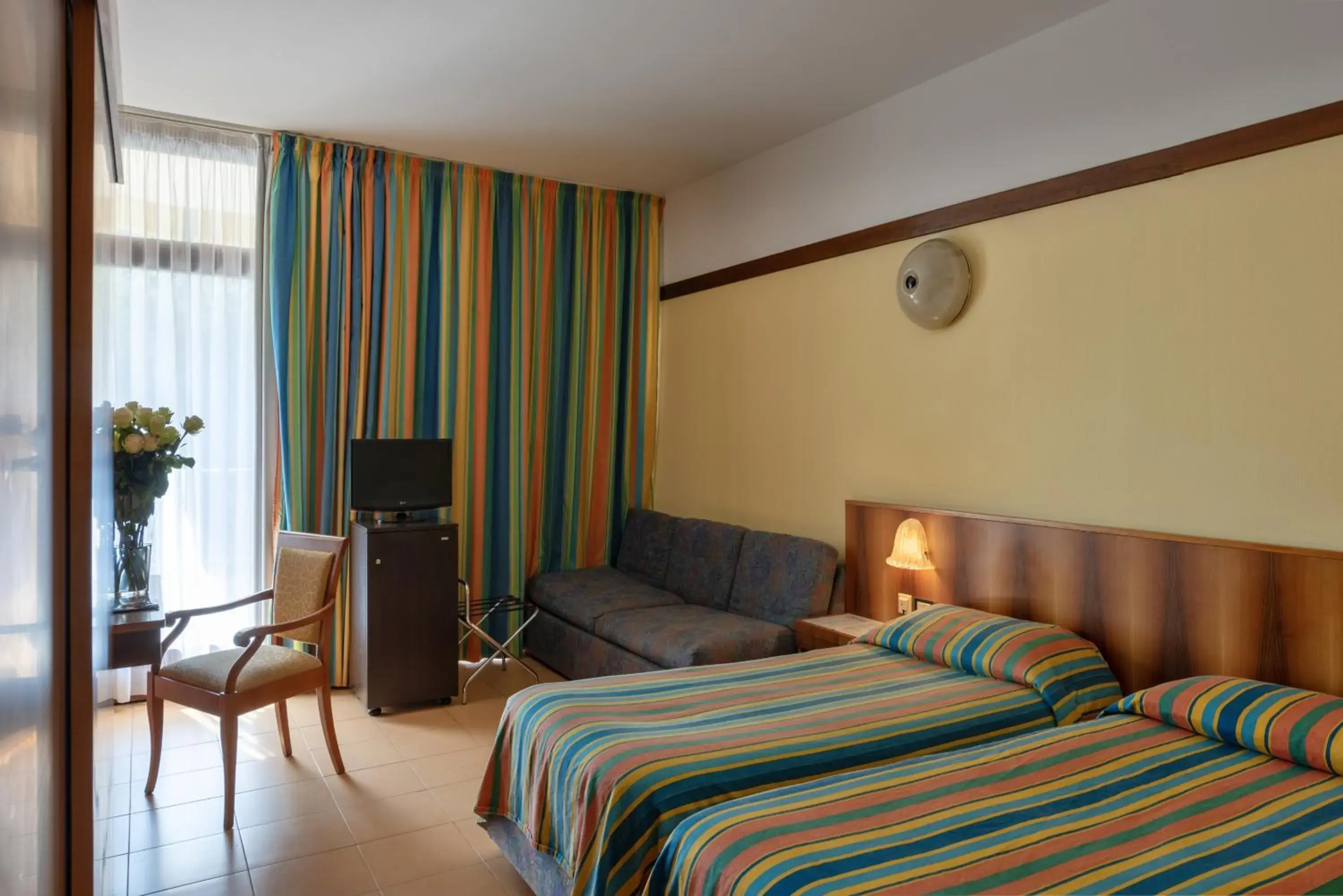Double or Twin Room with Pool View in Sporthotel Olimpo Double or Twin Room with Pool View in Sporthotel Olimpo
