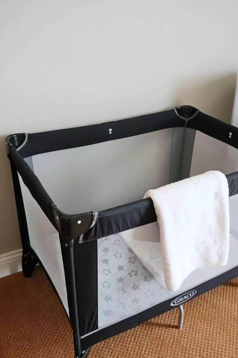 cot, Bed in Raheen Woods Hotel