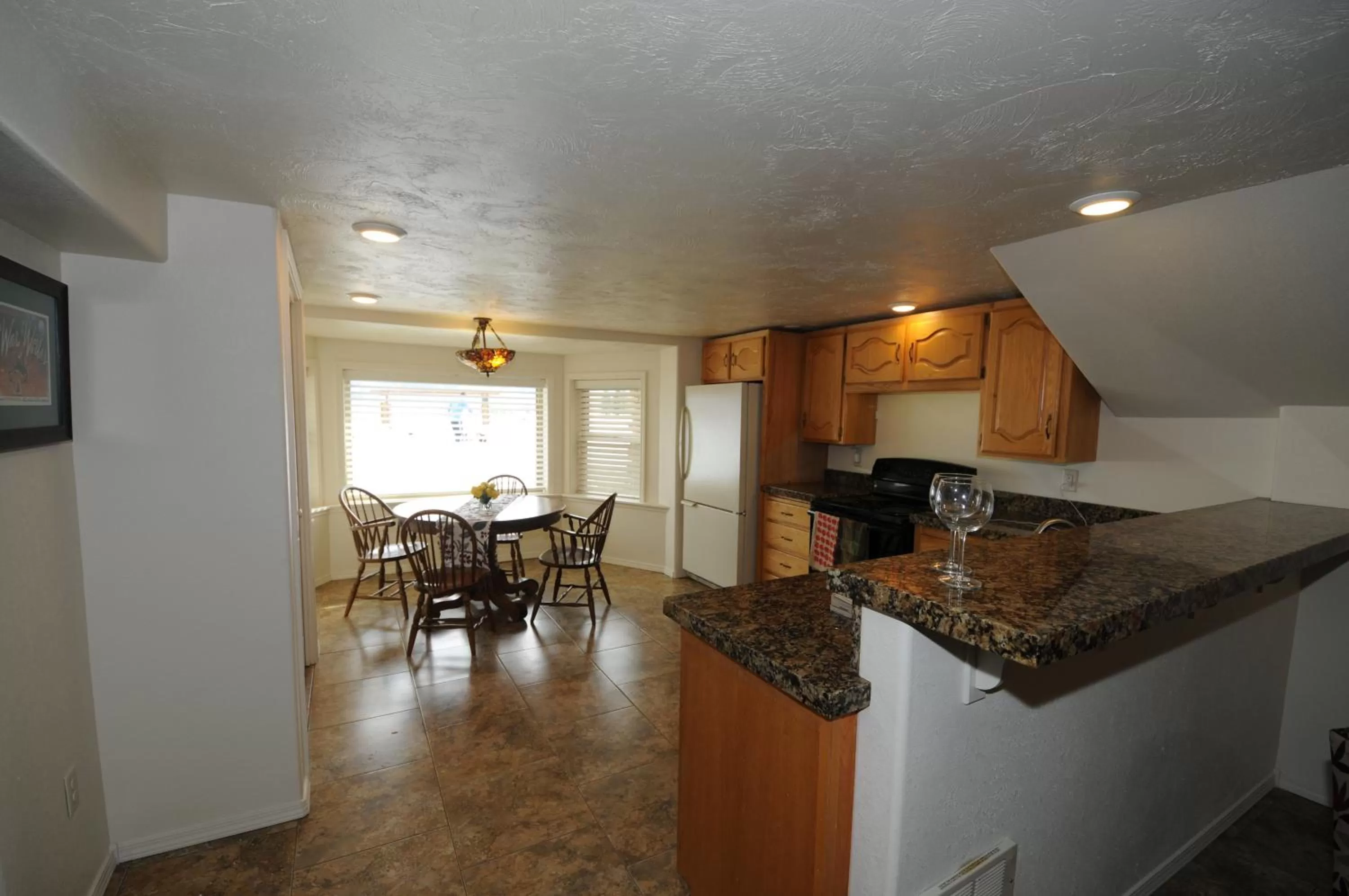 Kitchen or kitchenette in Fin and Feather Inn