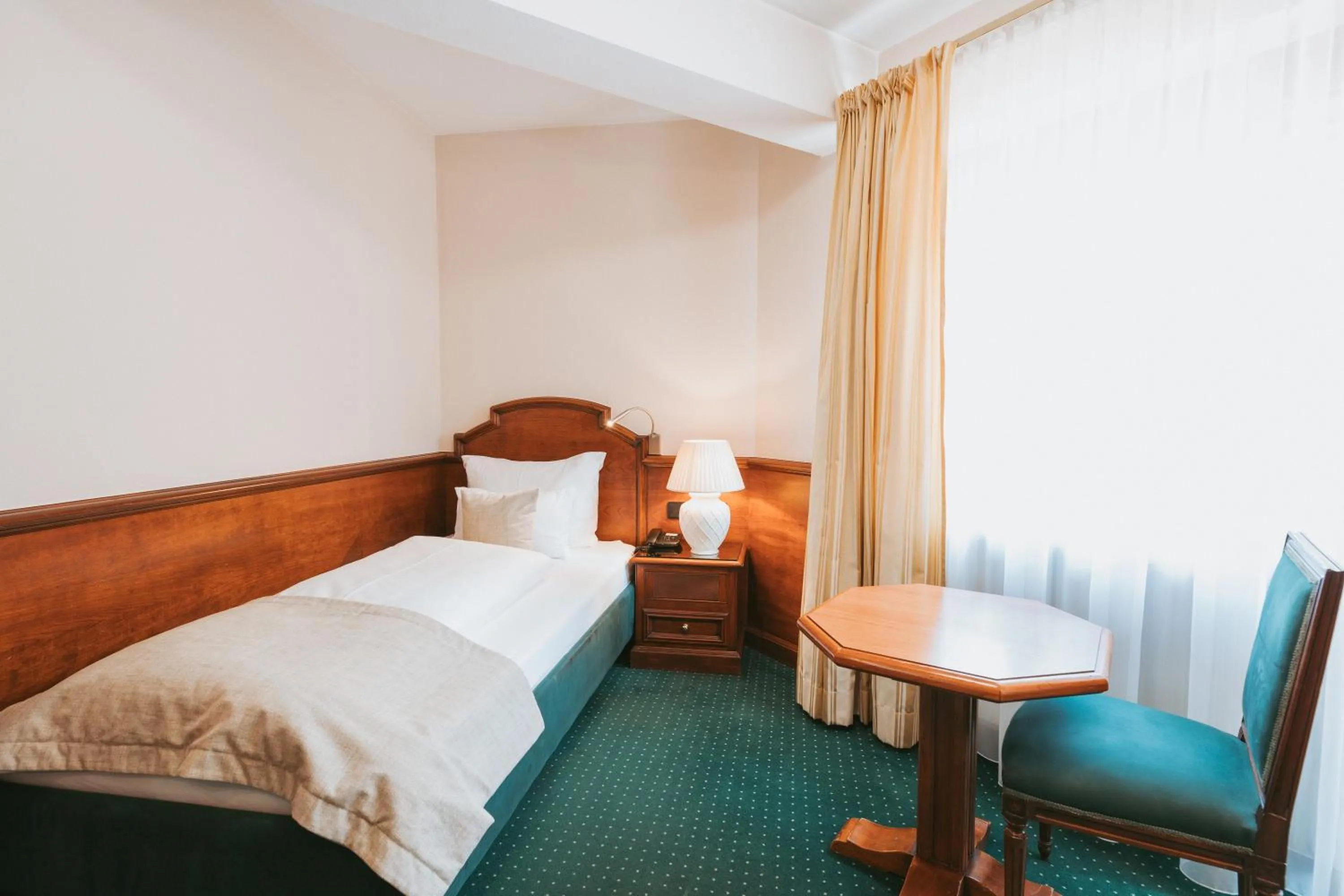 Photo of the whole room, Bed in MANNI das Hotel