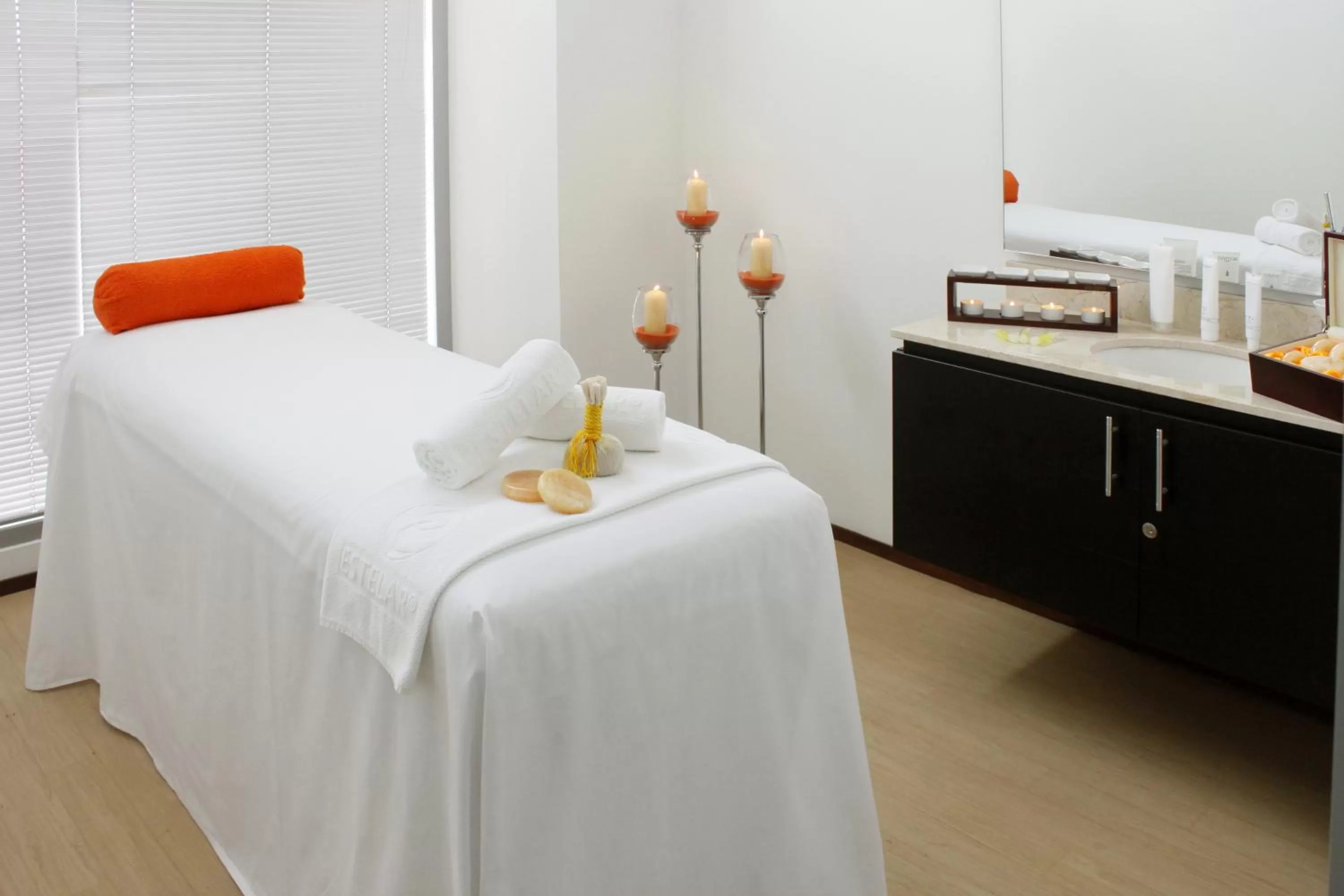 Massage, Bed in Estelar Alto Prado