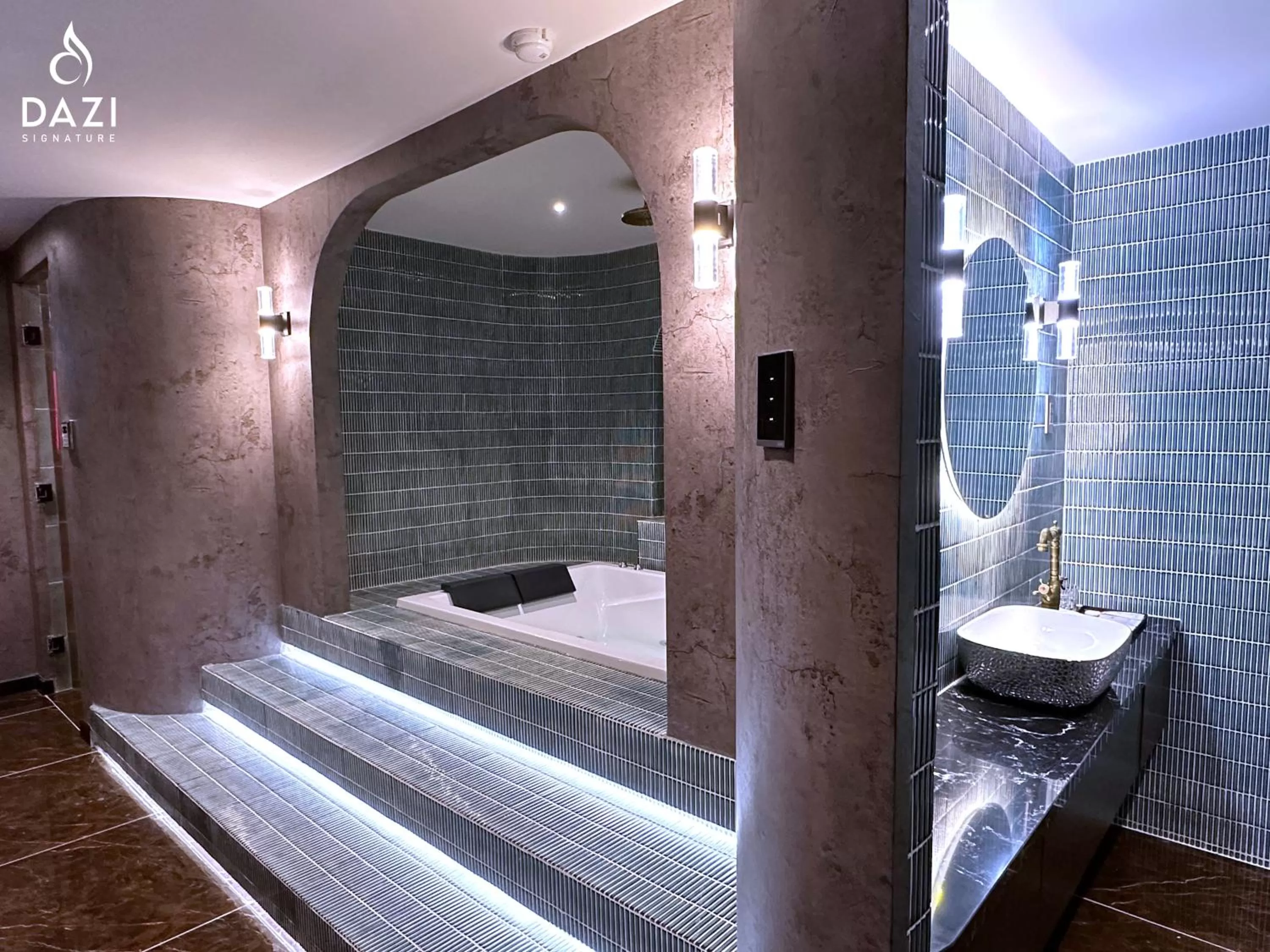 Shower in Dazi Signature