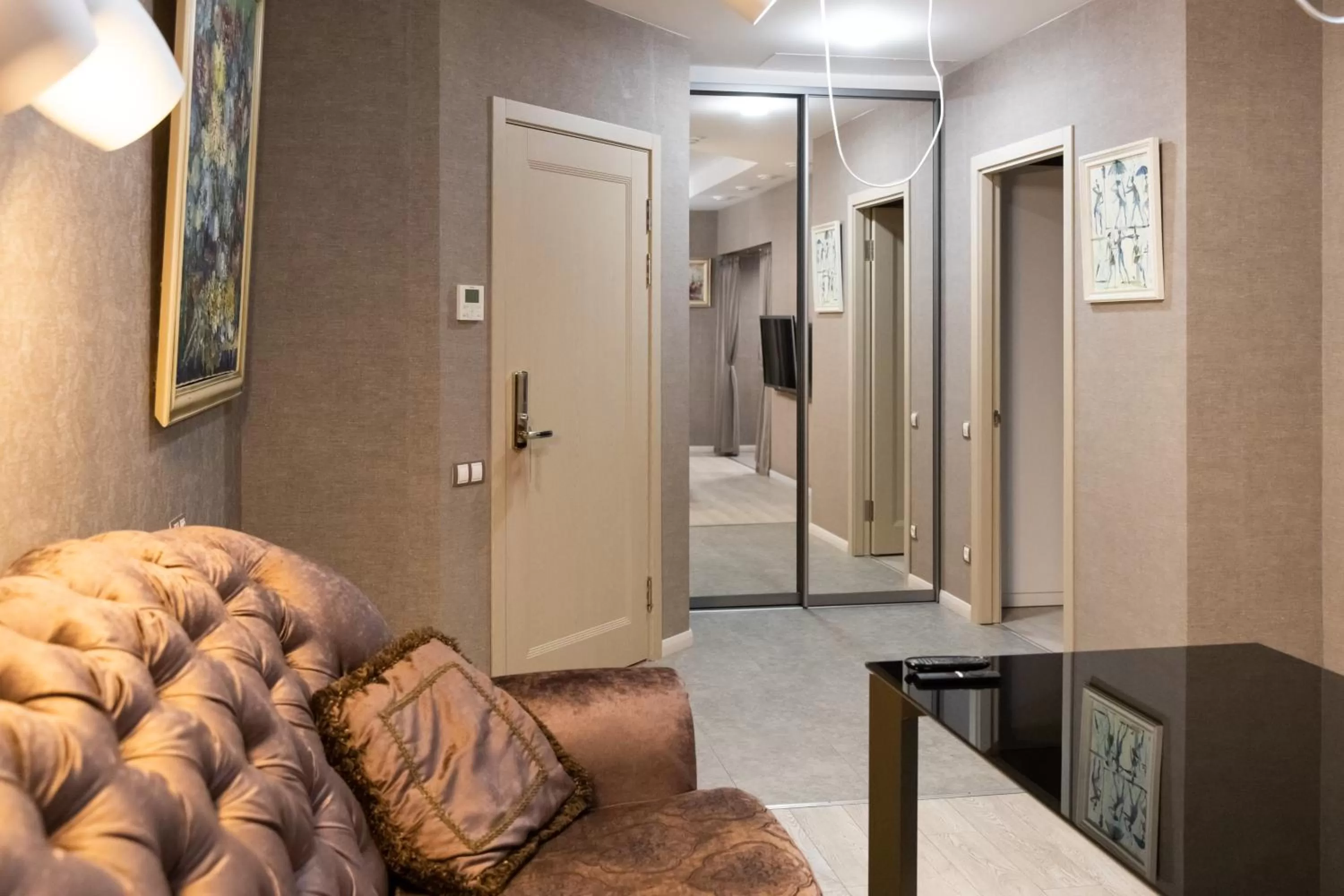 Living room, Seating Area in Hotel "Mandarin Clubhouse"