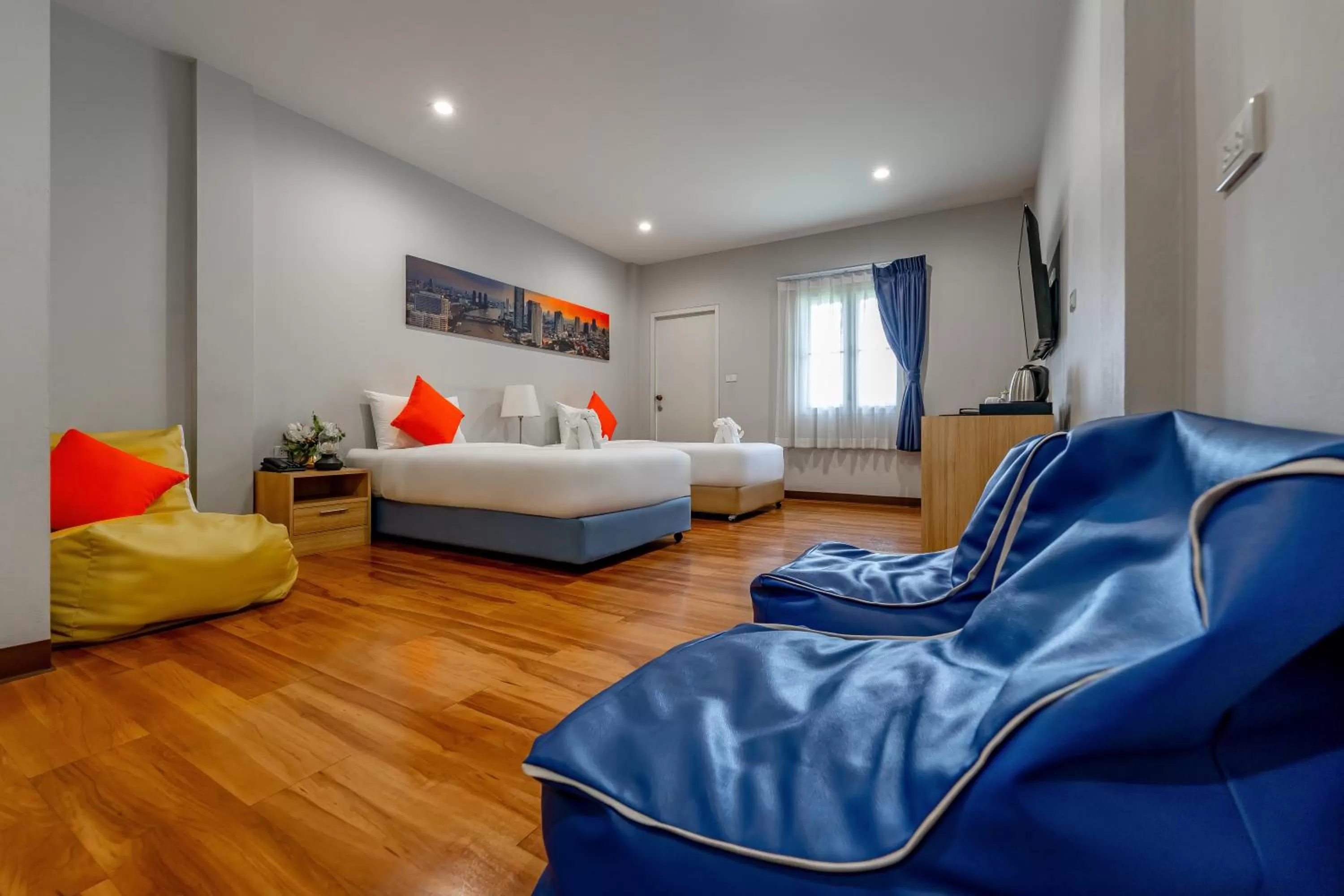 Bed in 7 Days Premium Hotel at Icon Siam Station - No Parking