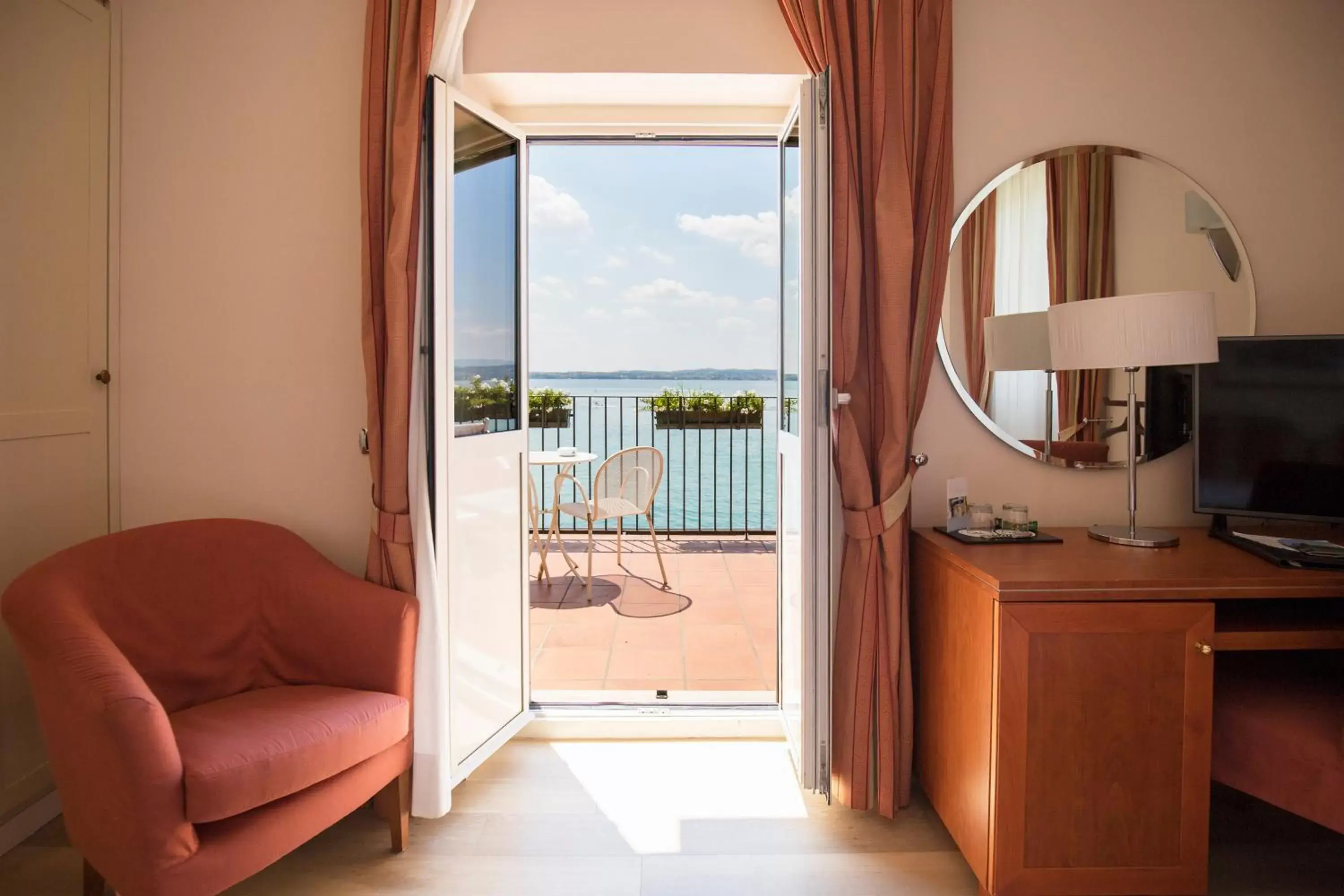 Double Room with Lake View and Balcony and Spa Access in Hotel Sirmione Terme Double Room with Lake View and Balcony and Spa Access in Hotel Sirmione Terme