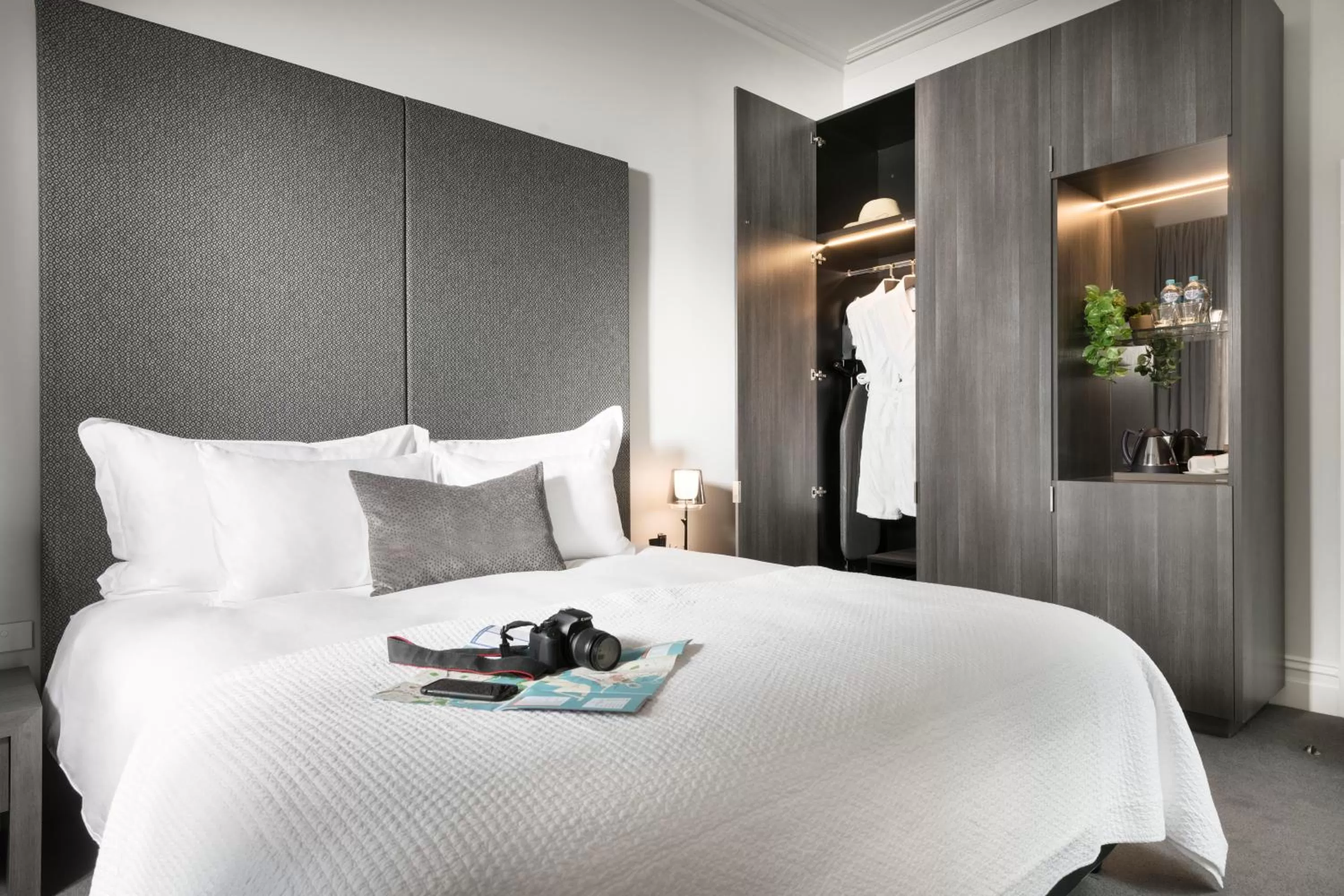 Bed in The Melbourne Hotel