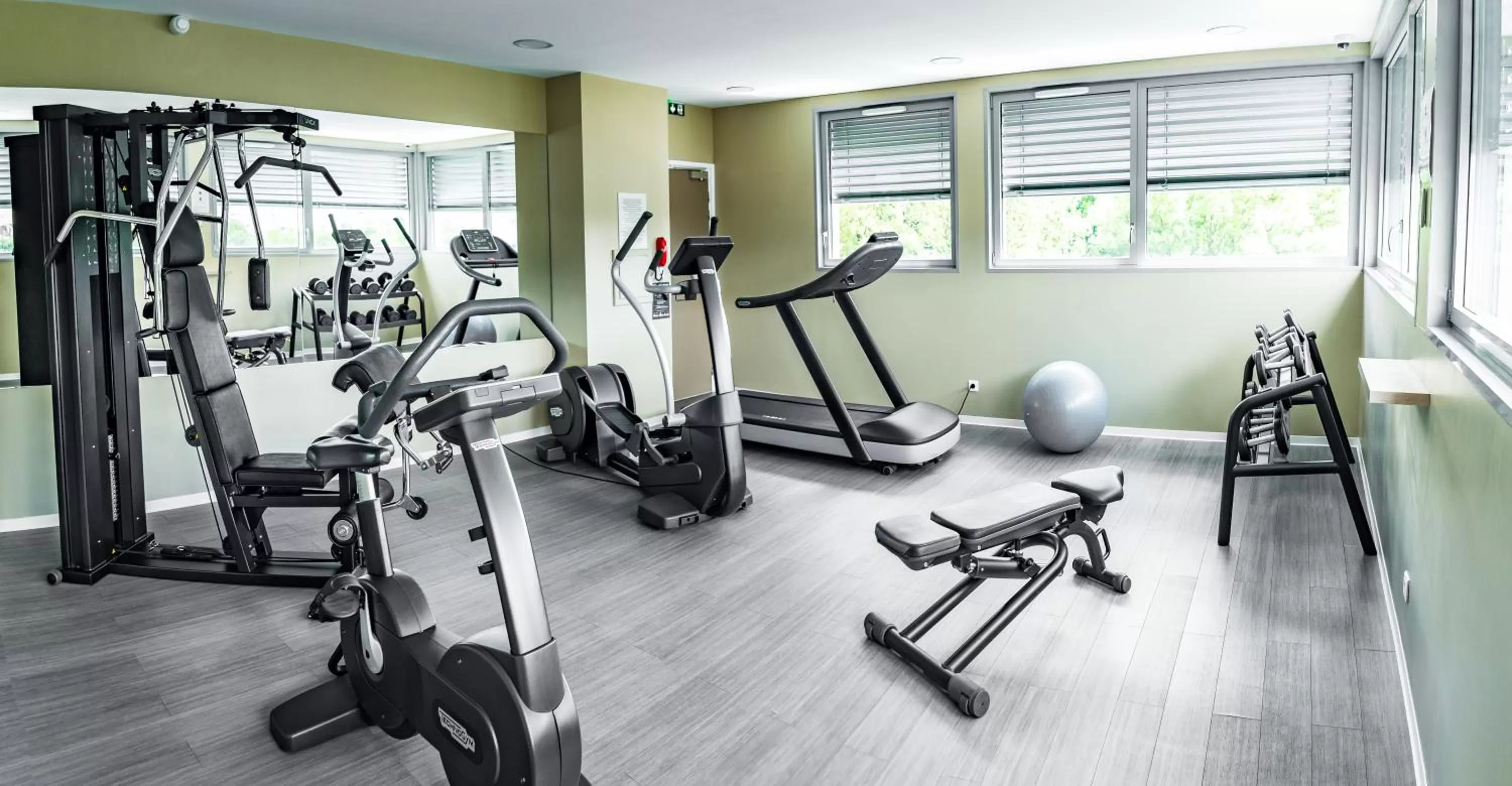 Fitness centre/facilities in Mercure Belfort Centre