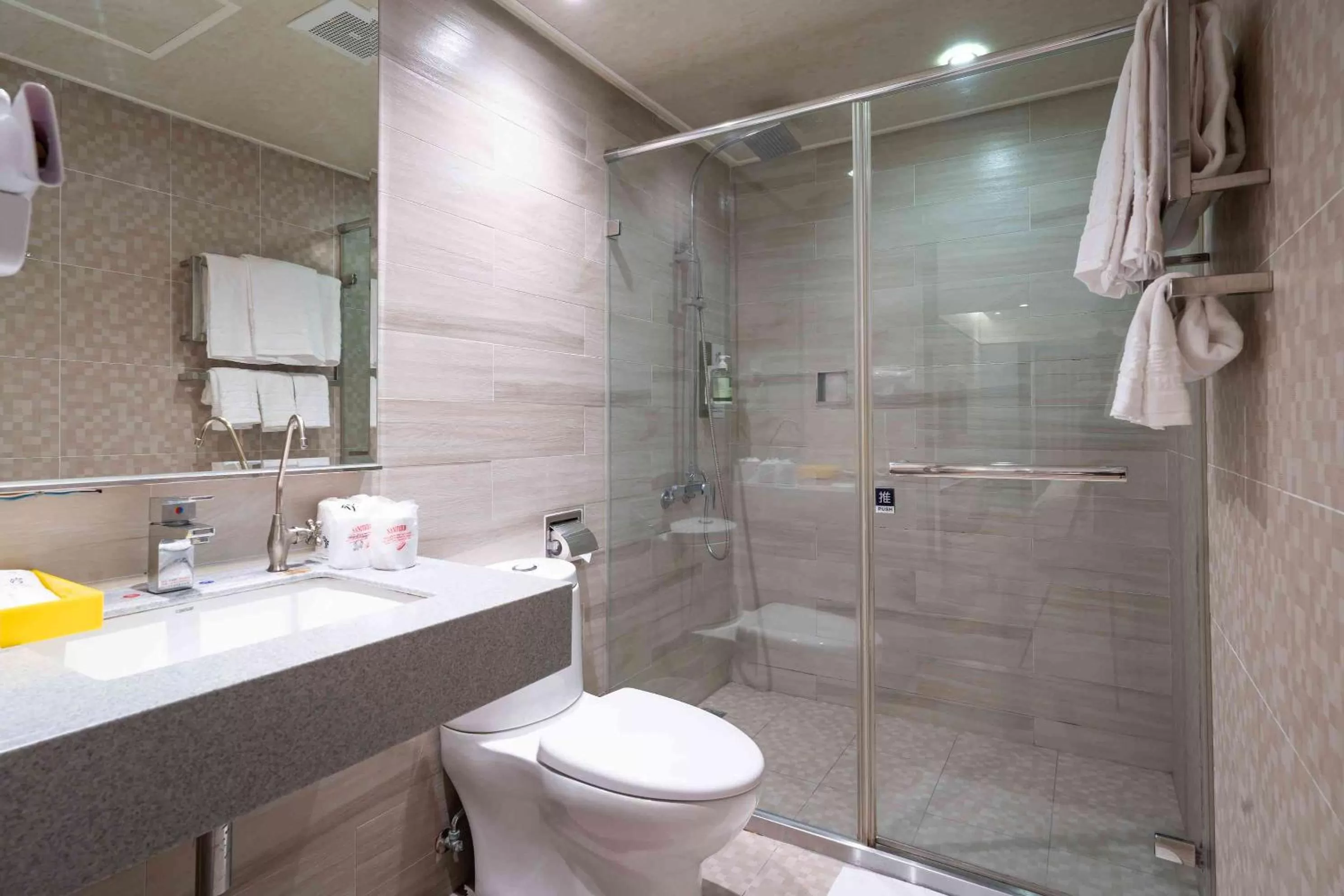 Shower in The Cloud Hotel