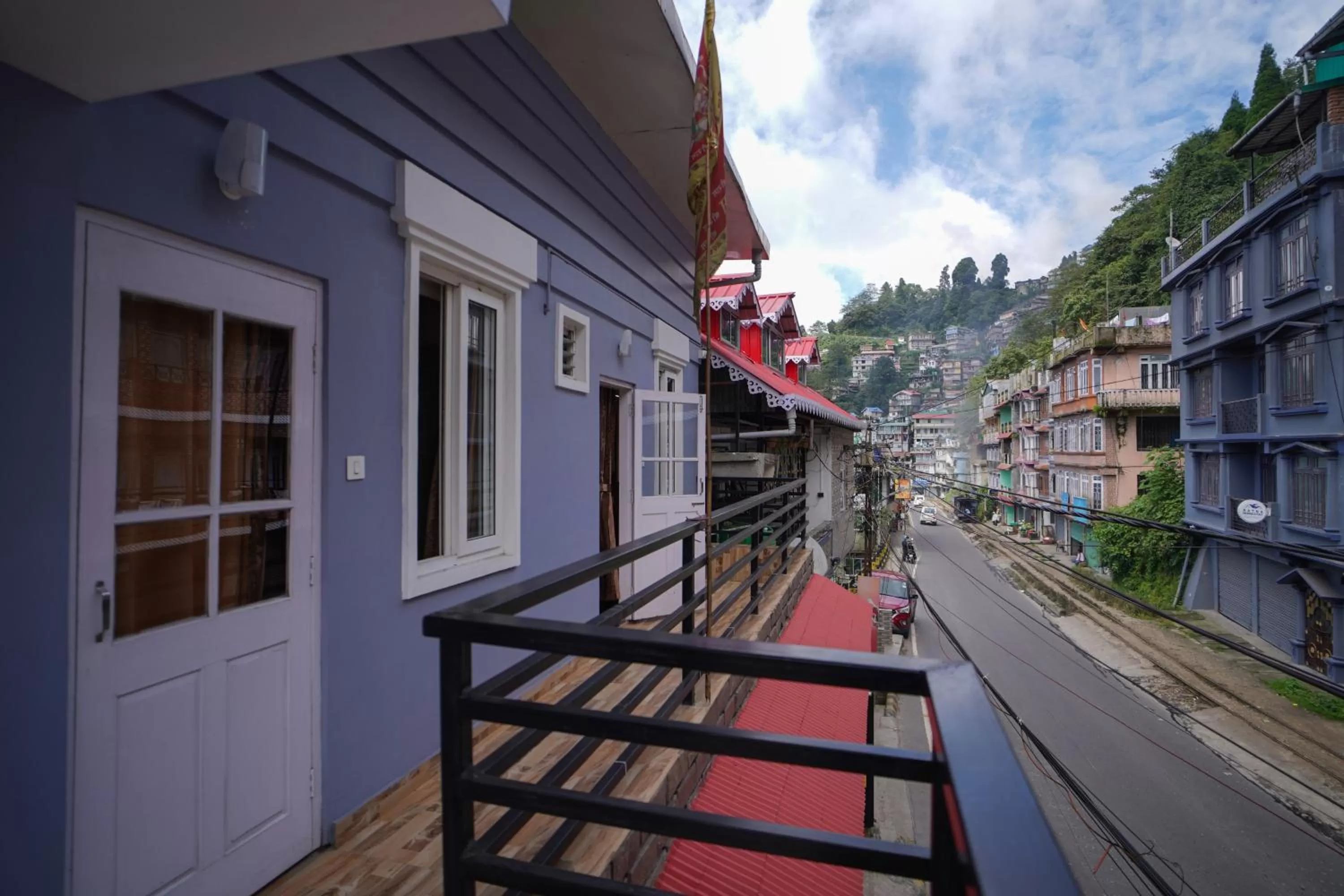 Property building in Hotel Hill Queen near Sherpa Gumba Darjeeling Mall 5 Min Couple Friendly
