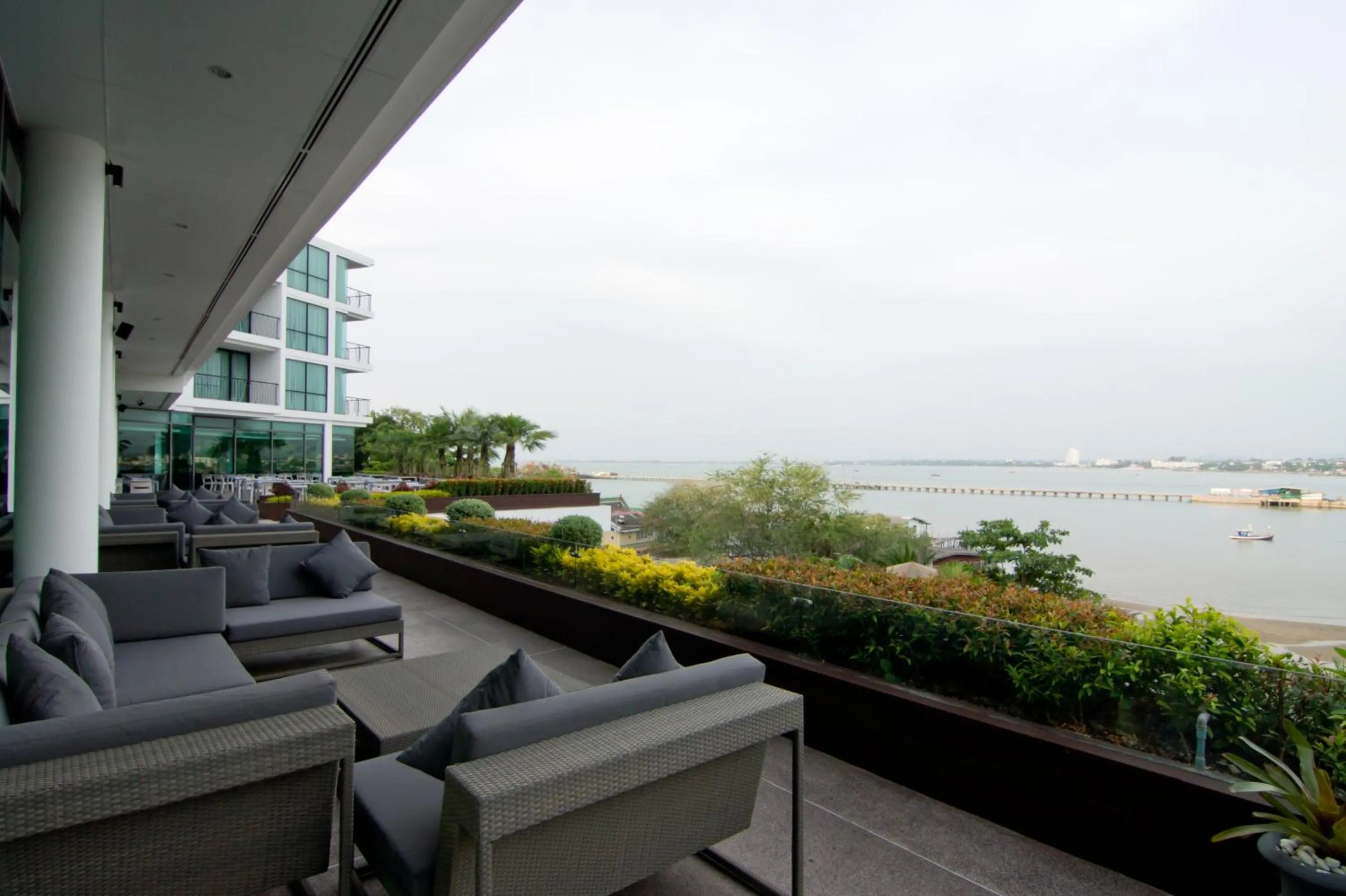 Restaurant/places to eat in Way Hotel Pattaya