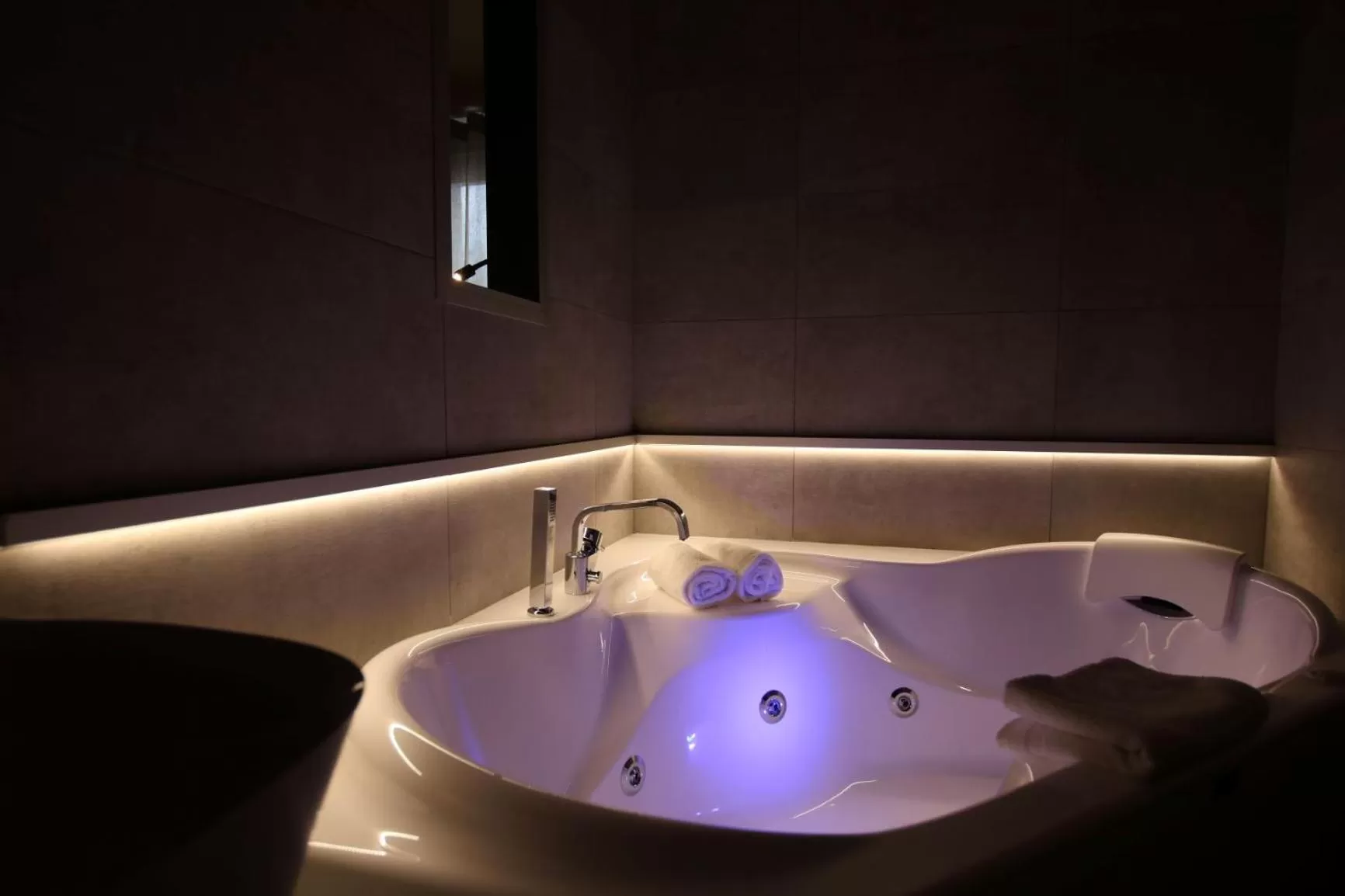 Hot Tub in Les Loges Du Parc