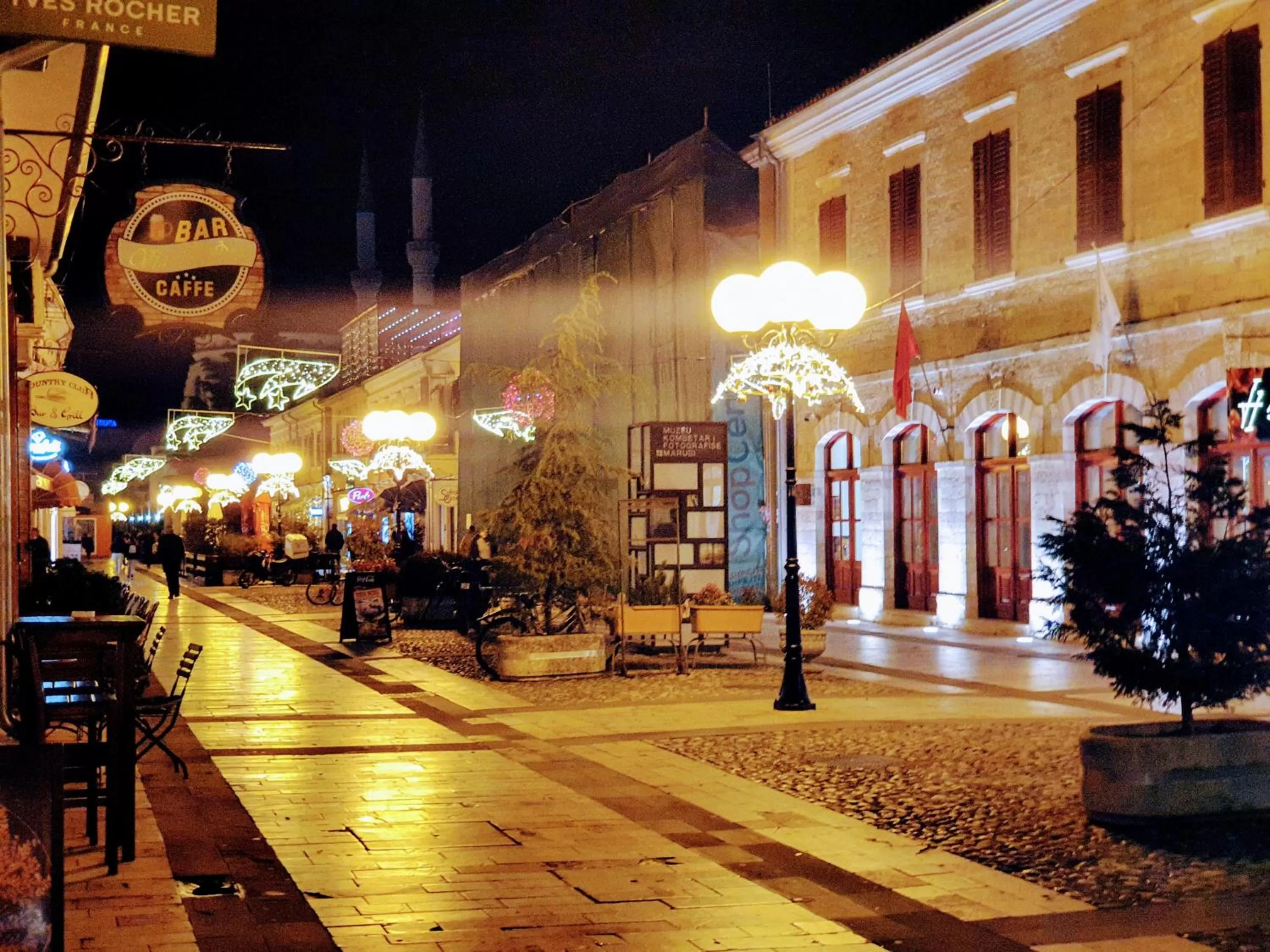 Neighbourhood in CityCenterHotel Shkoder
