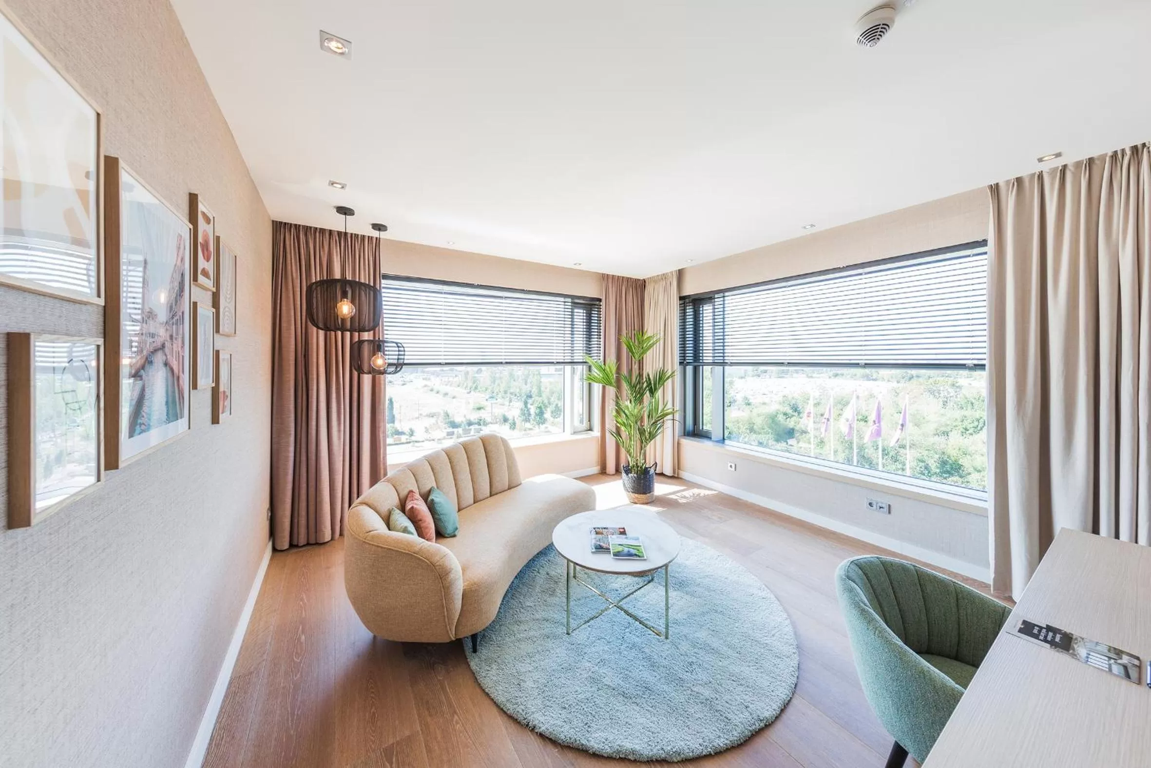 Photo of the whole room, Bed in Van der Valk Hotel Düsseldorf