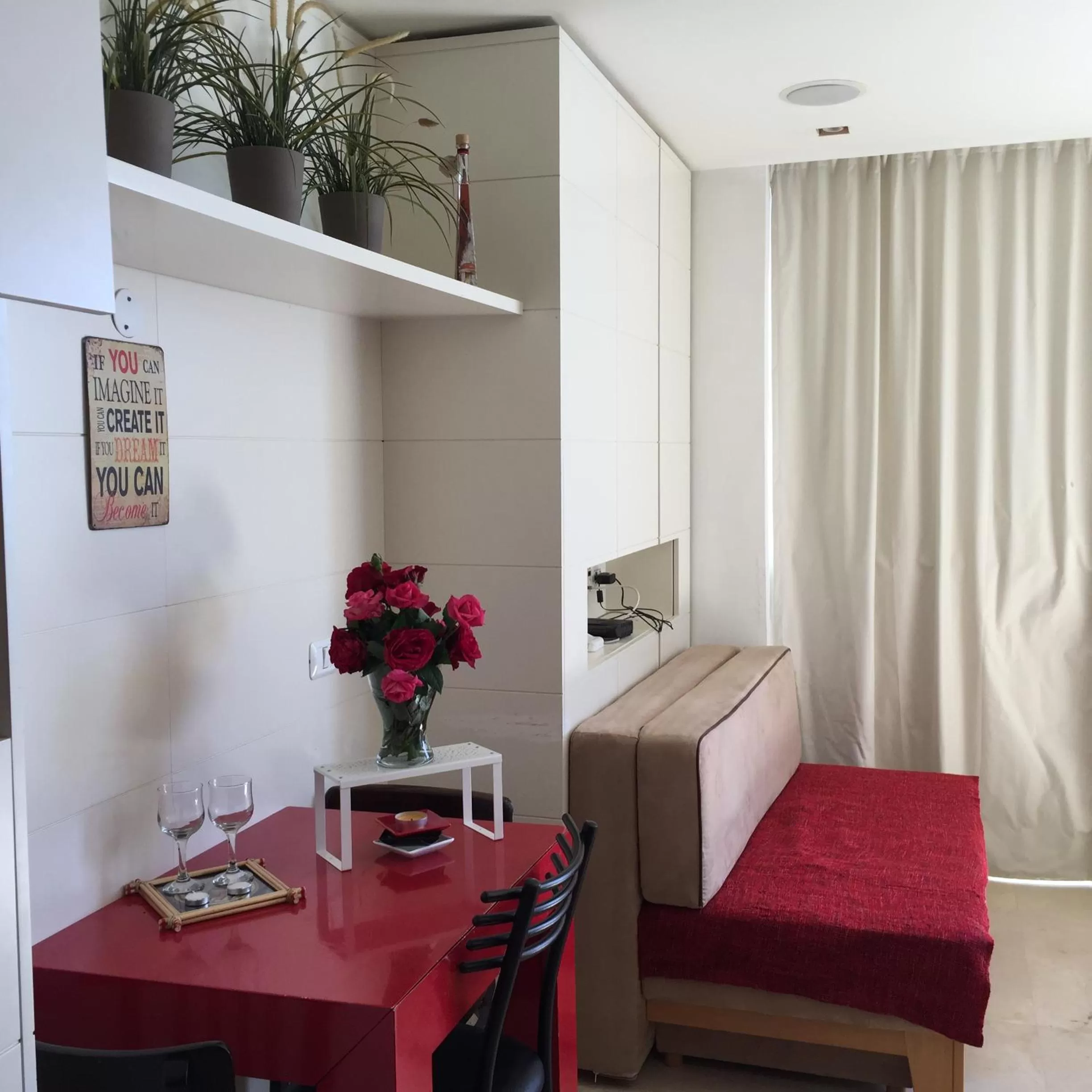 Seating area in Raphael Apartments