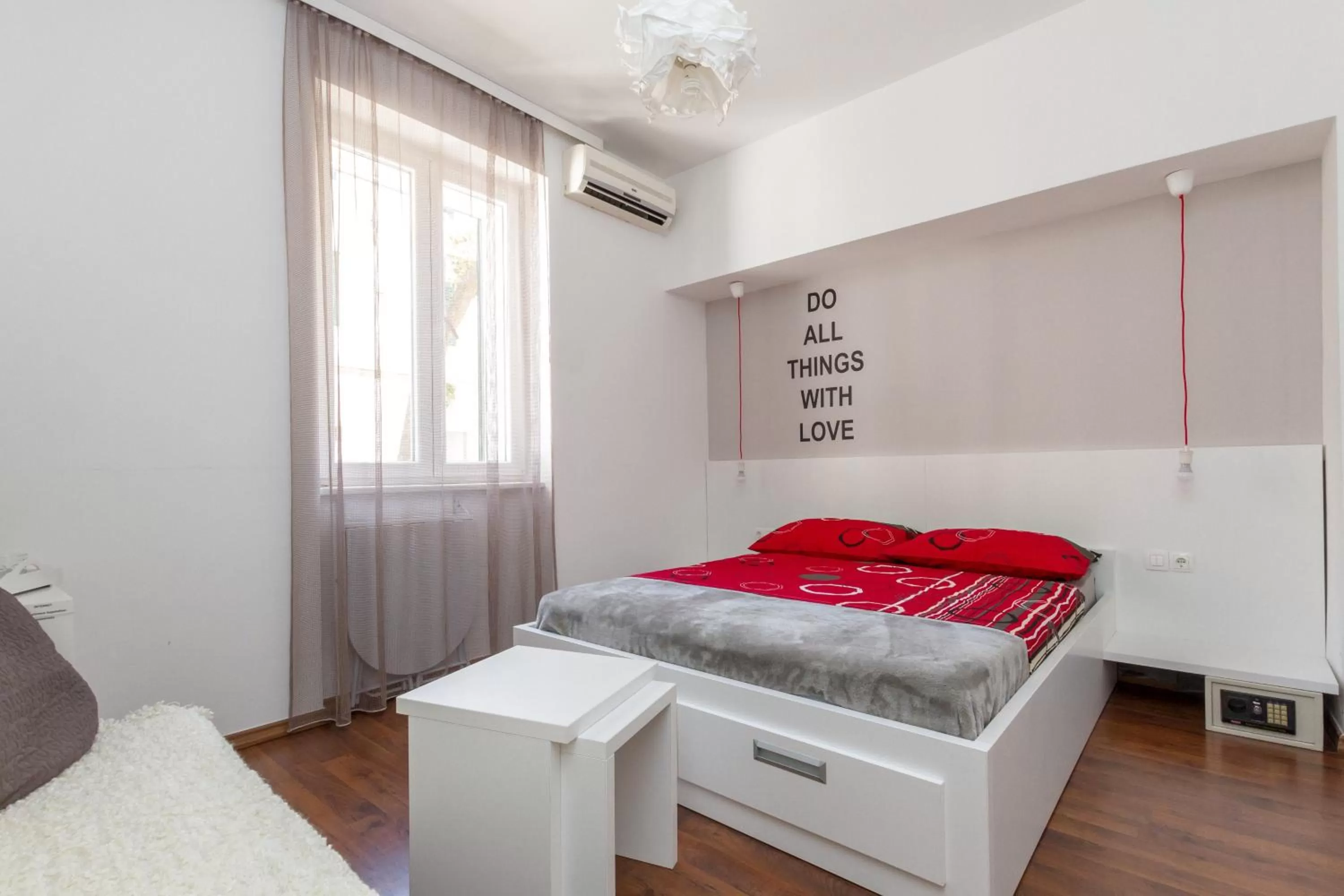 Day, Bed in Apartments Aspalathos
