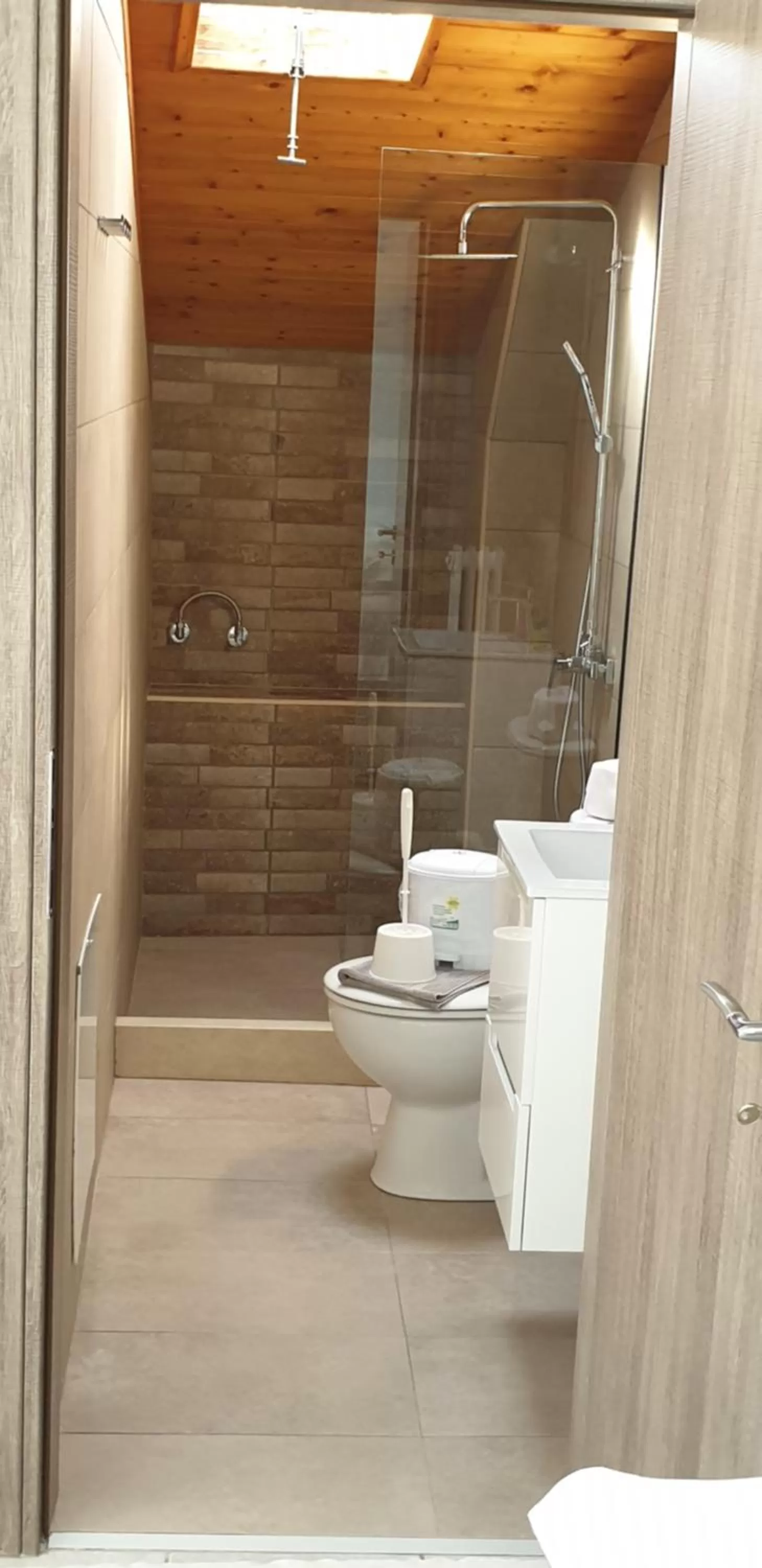 Shower in Alexia's Apartments